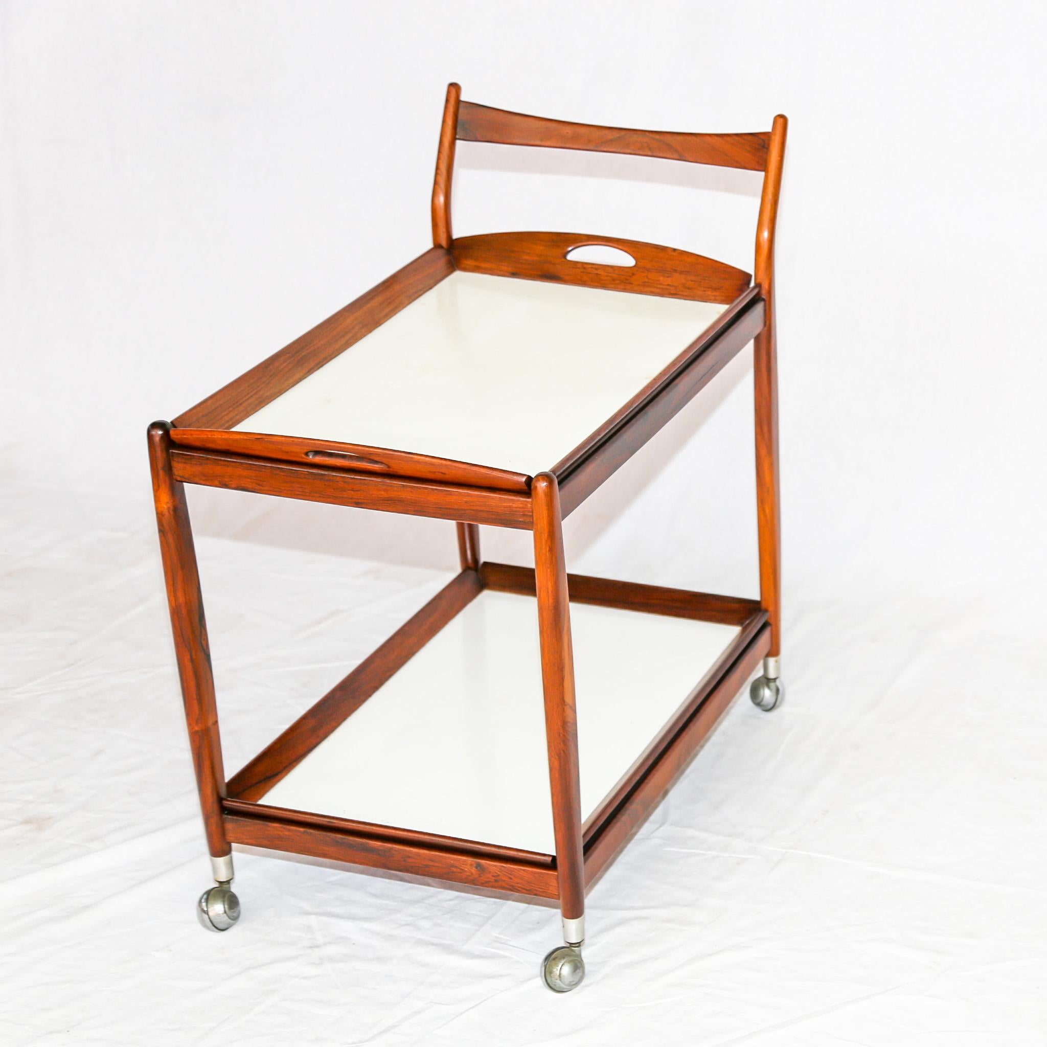 Mid-Century Modern Bar Cart in Hardwood & White Shelves, Sergio Rodrigues, 1960s For Sale 1