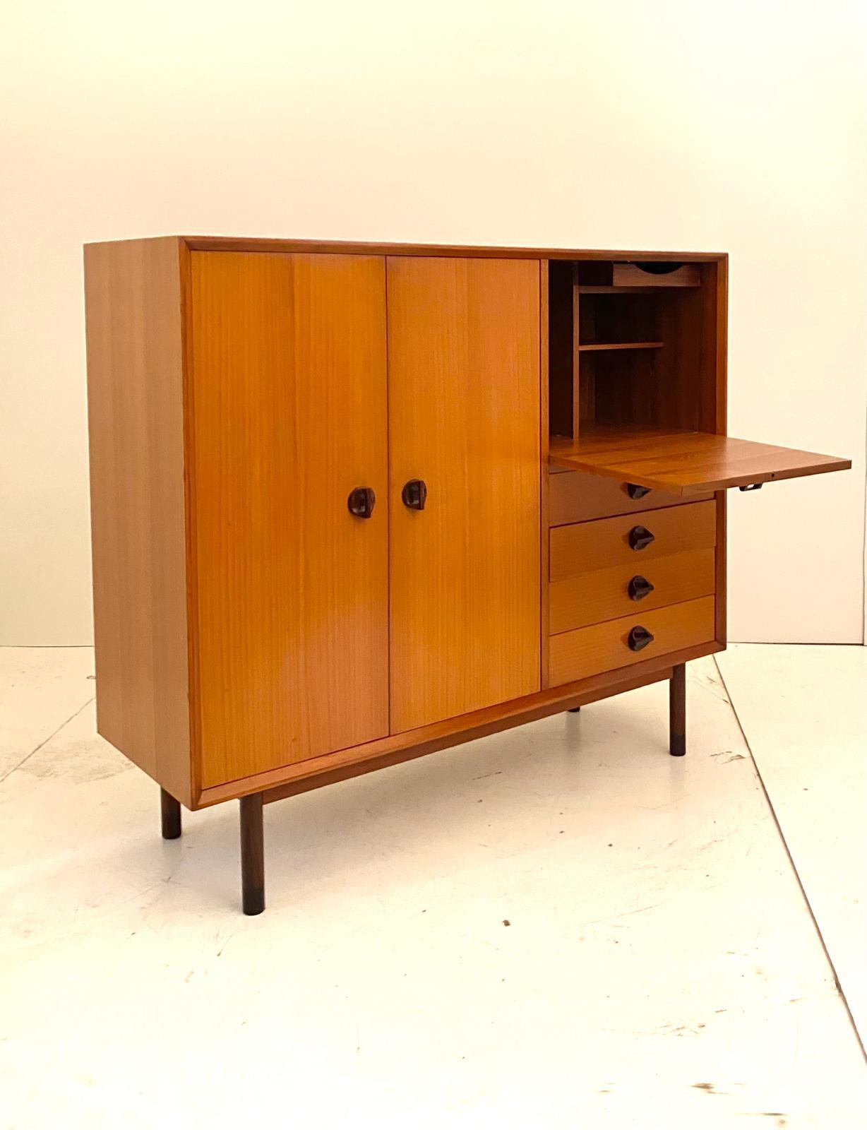 Italian Midcentury Modern, Beech wood cabinet, George Coslin for FARAM, Italy 1960 's For Sale