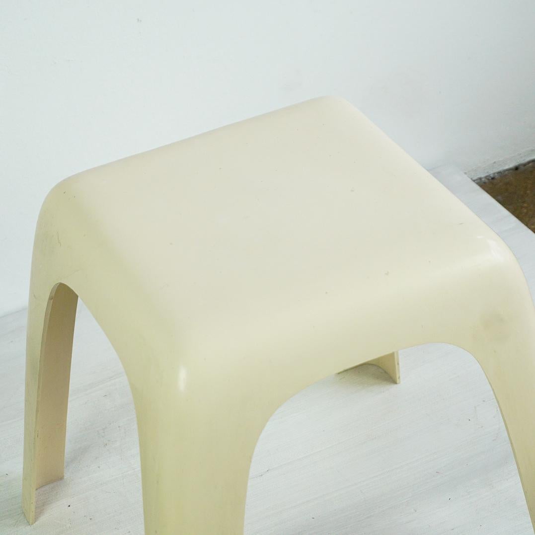Italian Midcentury Modern Beige Plastic Stools Model Small by Valenti Milano Italy For Sale