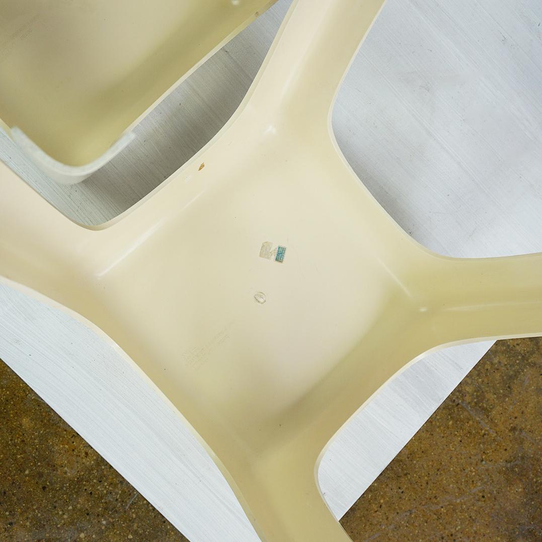 Midcentury Modern Beige Plastic Stools Model Small by Valenti Milano Italy For Sale 1