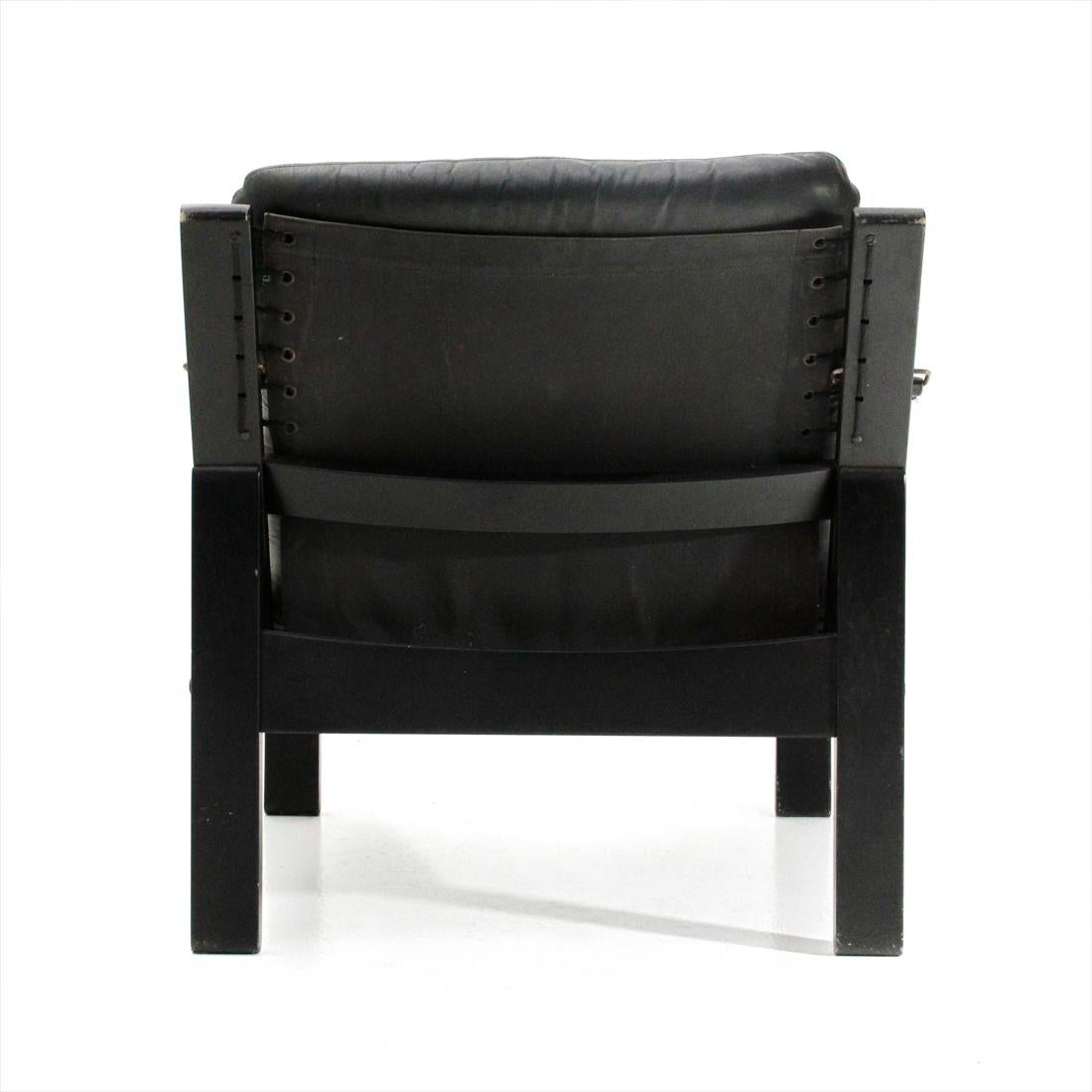 Mid-Century Modern Black Leather Armchair, 1970s In Good Condition For Sale In Savona, IT