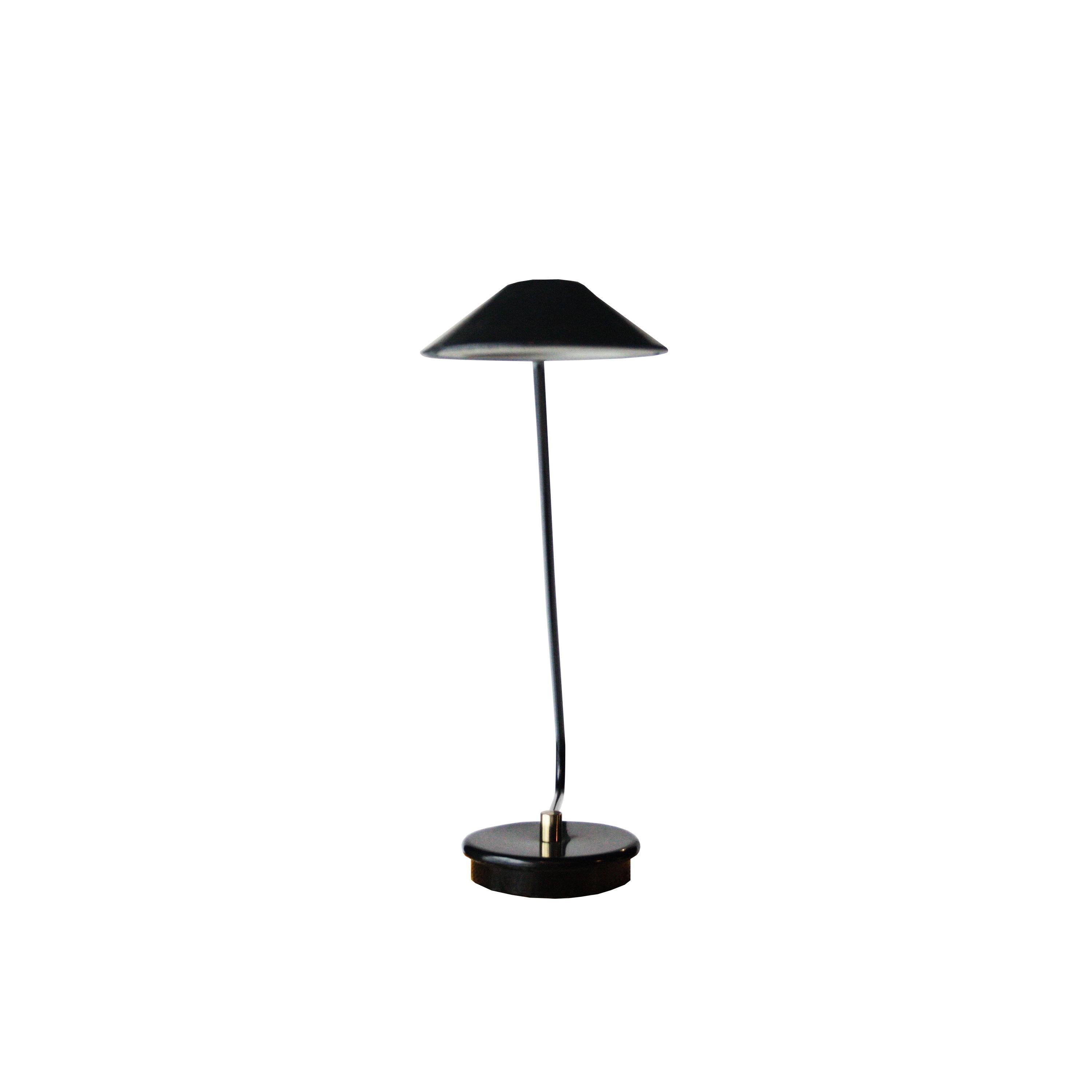 Midcentury Modern Black Metal Structure Brass Italian Desk Lamp, Italy, 1970 In Good Condition In Madrid, ES