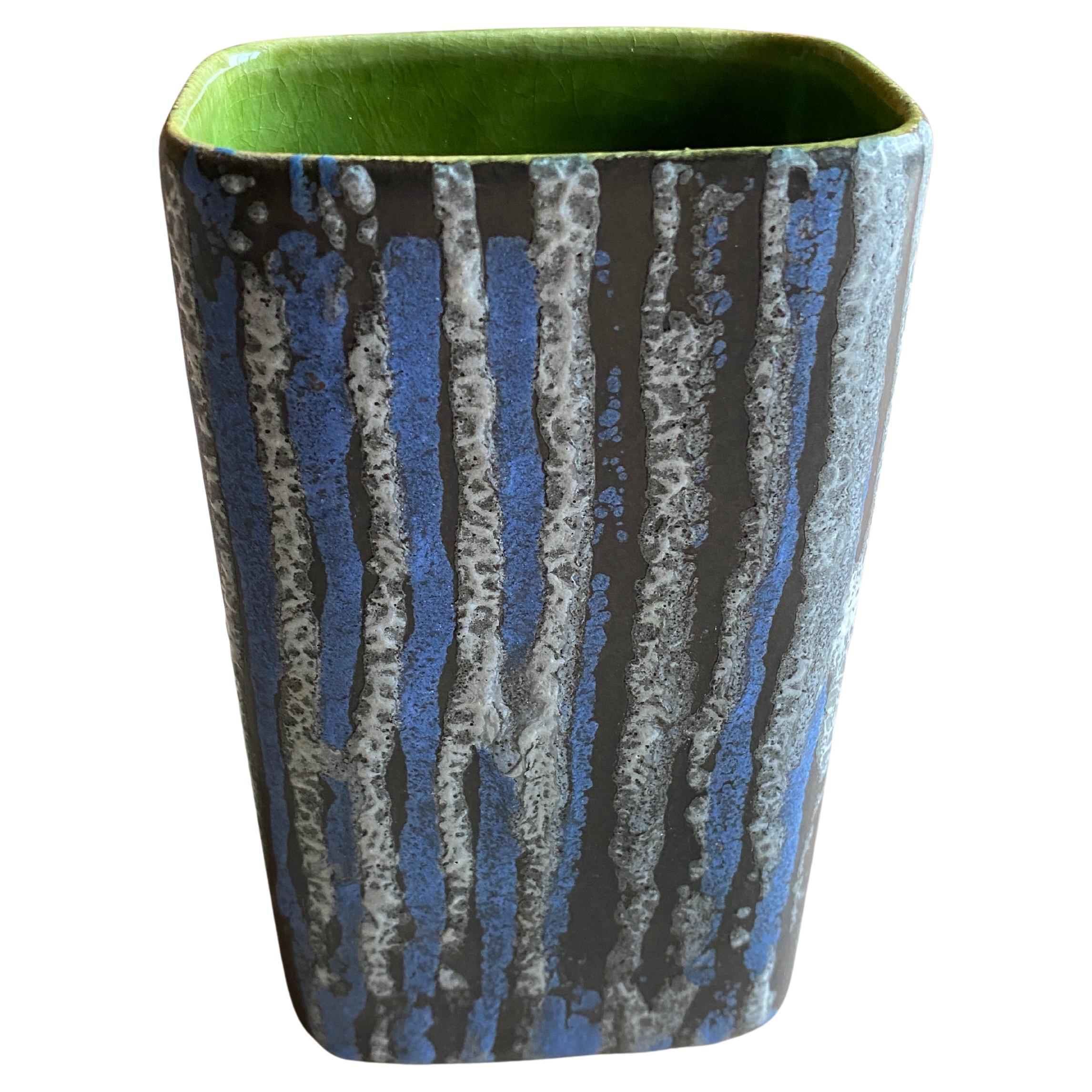 Vaso in gres lavico a strisce bianche e blu di Jasba, anni '60, della linea Midcentury Modern in vendita