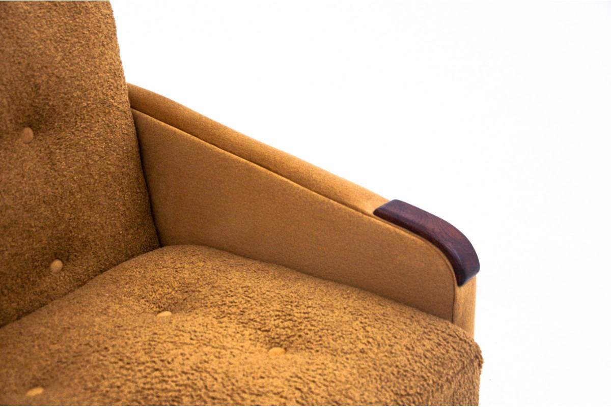 Midcentury Modern Boucle Sofa, Dänemark, 1960er Jahre, restauriert im Angebot 3