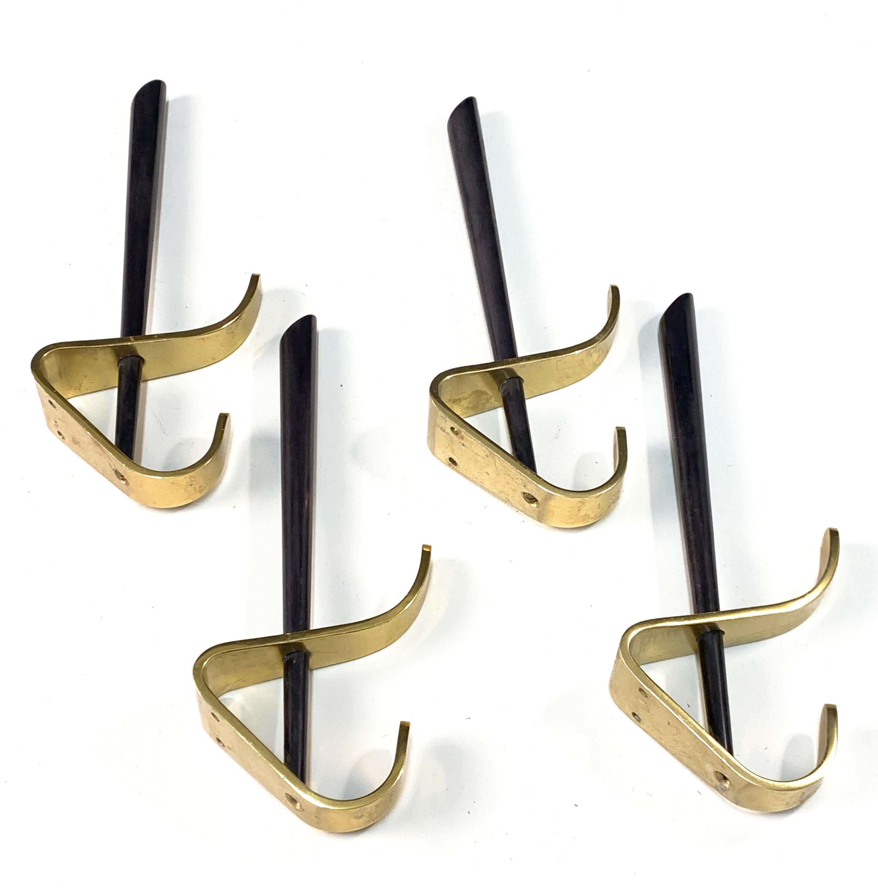 Mid-Century Modern Brass and Lacquered Aluminum Italian Coat Hooks, 1970s For Sale 3