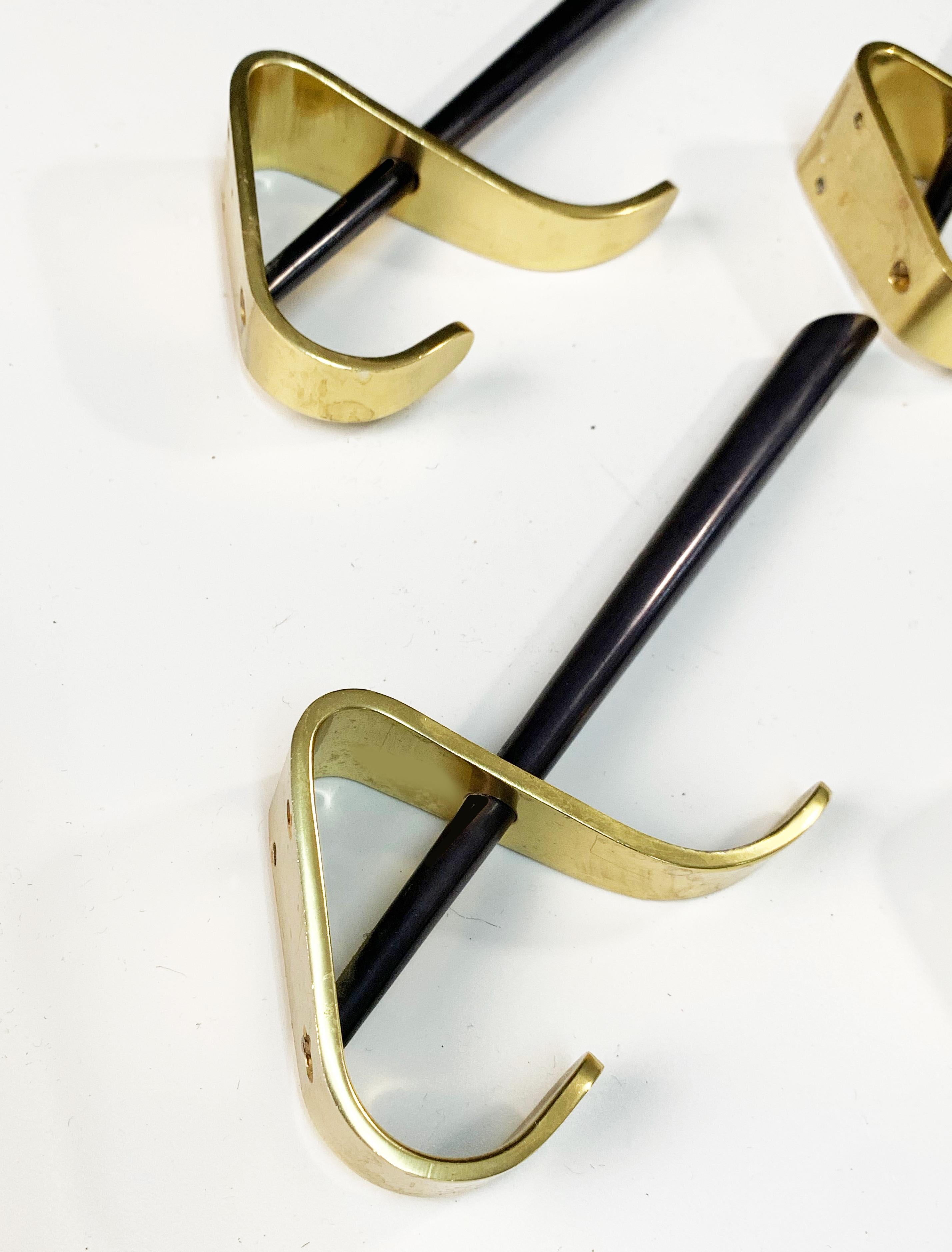 Mid-Century Modern Brass and Lacquered Aluminum Italian Coat Hooks, 1970s For Sale 7
