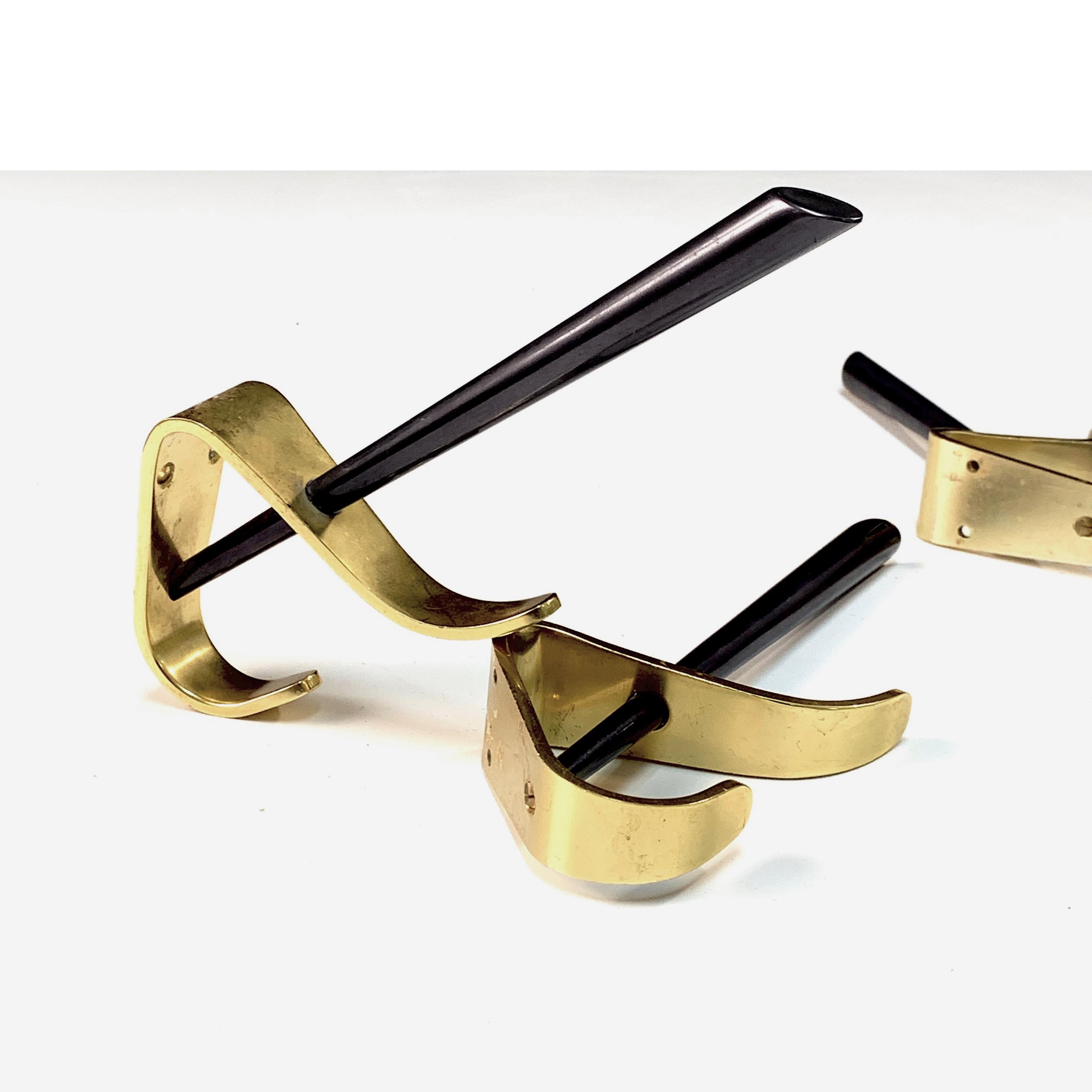Mid-Century Modern Brass and Lacquered Aluminum Italian Coat Hooks, 1970s For Sale 11