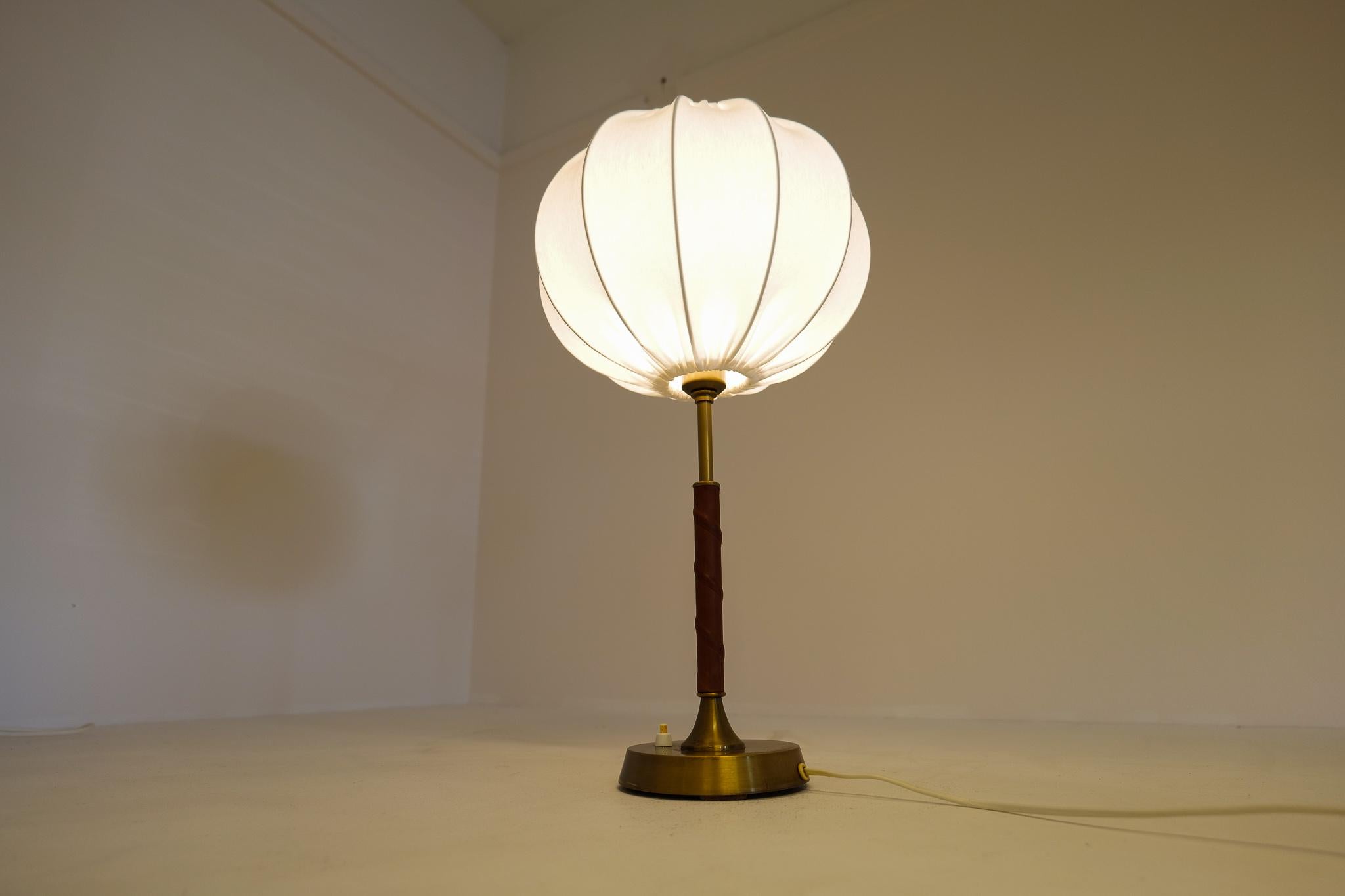 Mid-Century Modern Brass and Metal Table Lamp Ewå, Sweden, 1950s For Sale 7