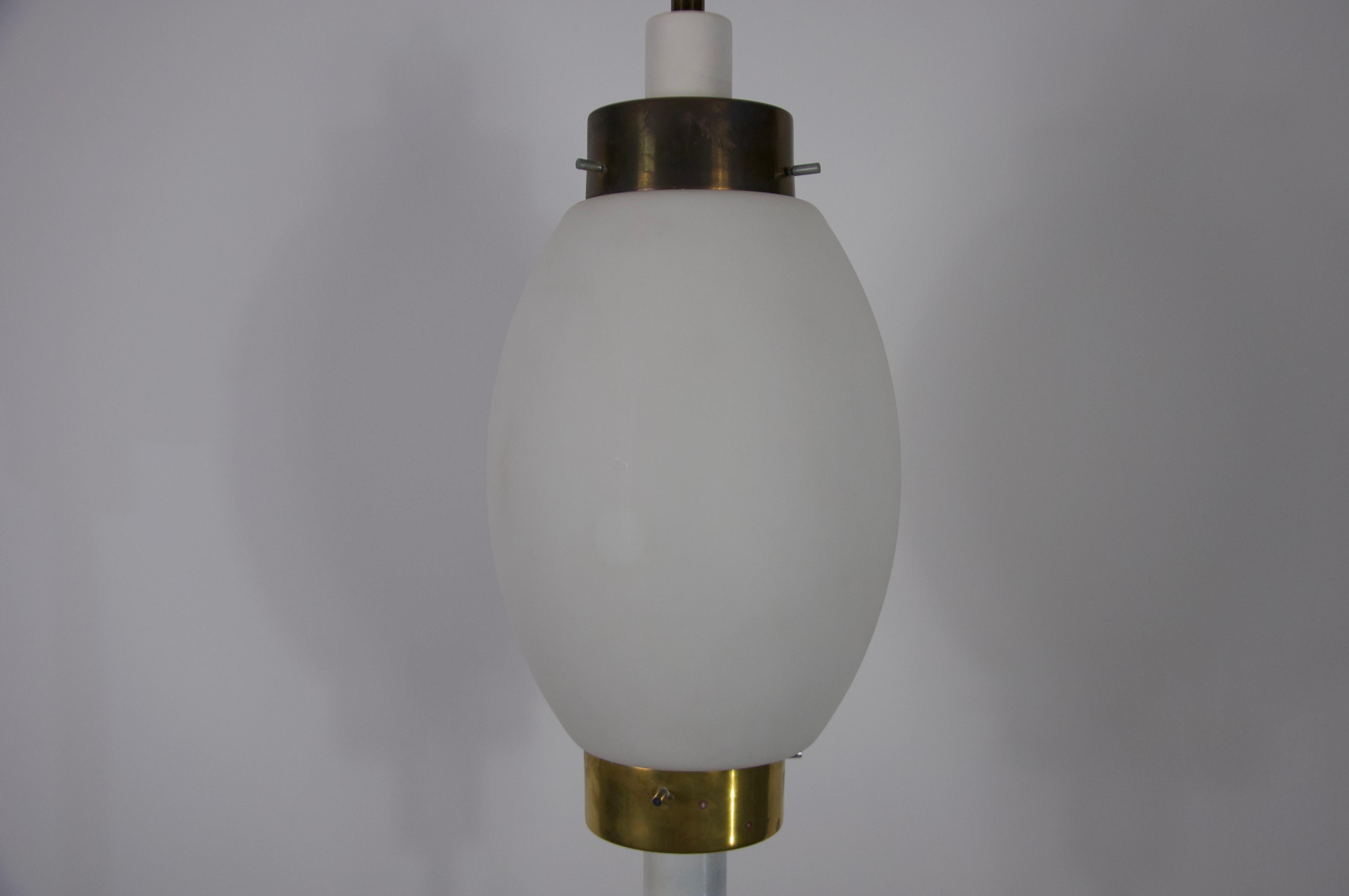 Midcentury Modern Brass and Opaline Glass Italian Floor Lamp, 1960s For Sale 3