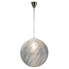 Midcentury-Modern XL  Colgante de latón y cristal estampado, Praga Años 60