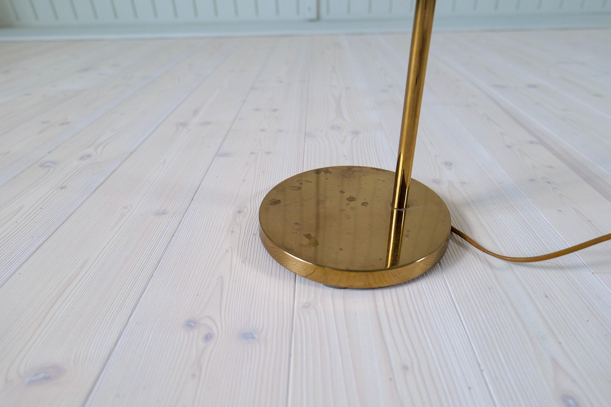 Midcentury Modern Brass Floor Lamp Bergboms G-03, Sweden, 1960s For Sale 3