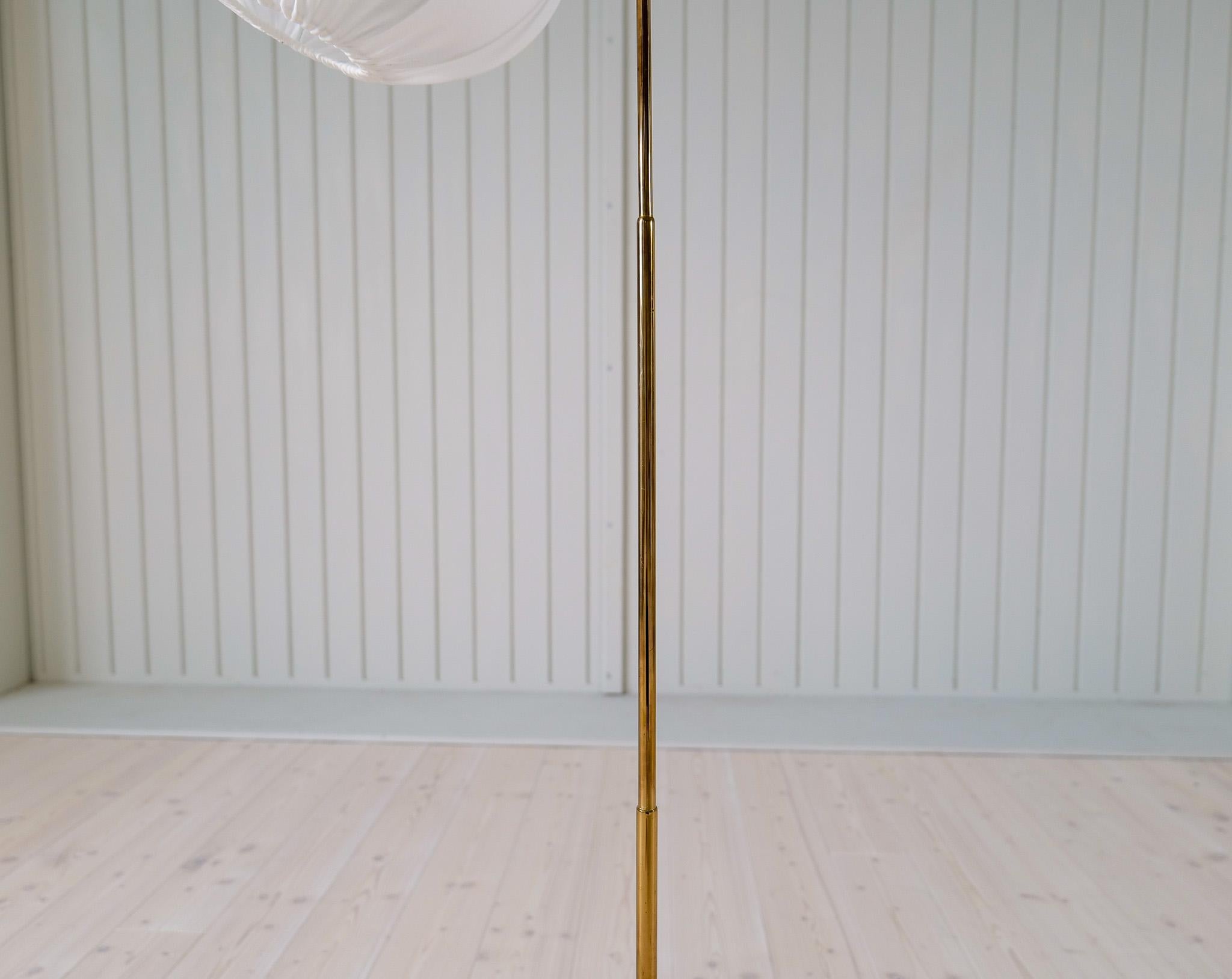 Midcentury Modern Brass Floor Lamp Bergboms G-03, Sweden, 1960s For Sale 1