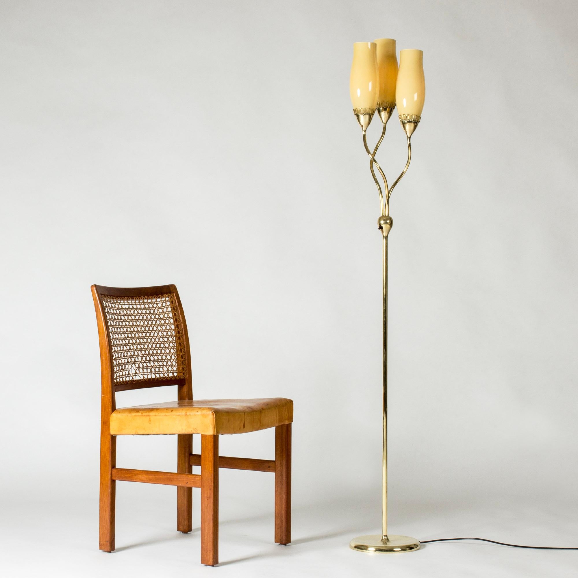 Midcentury Modern Brass Floor Lamp by Mauri Almari, Idman, Finland, 1950s For Sale 3