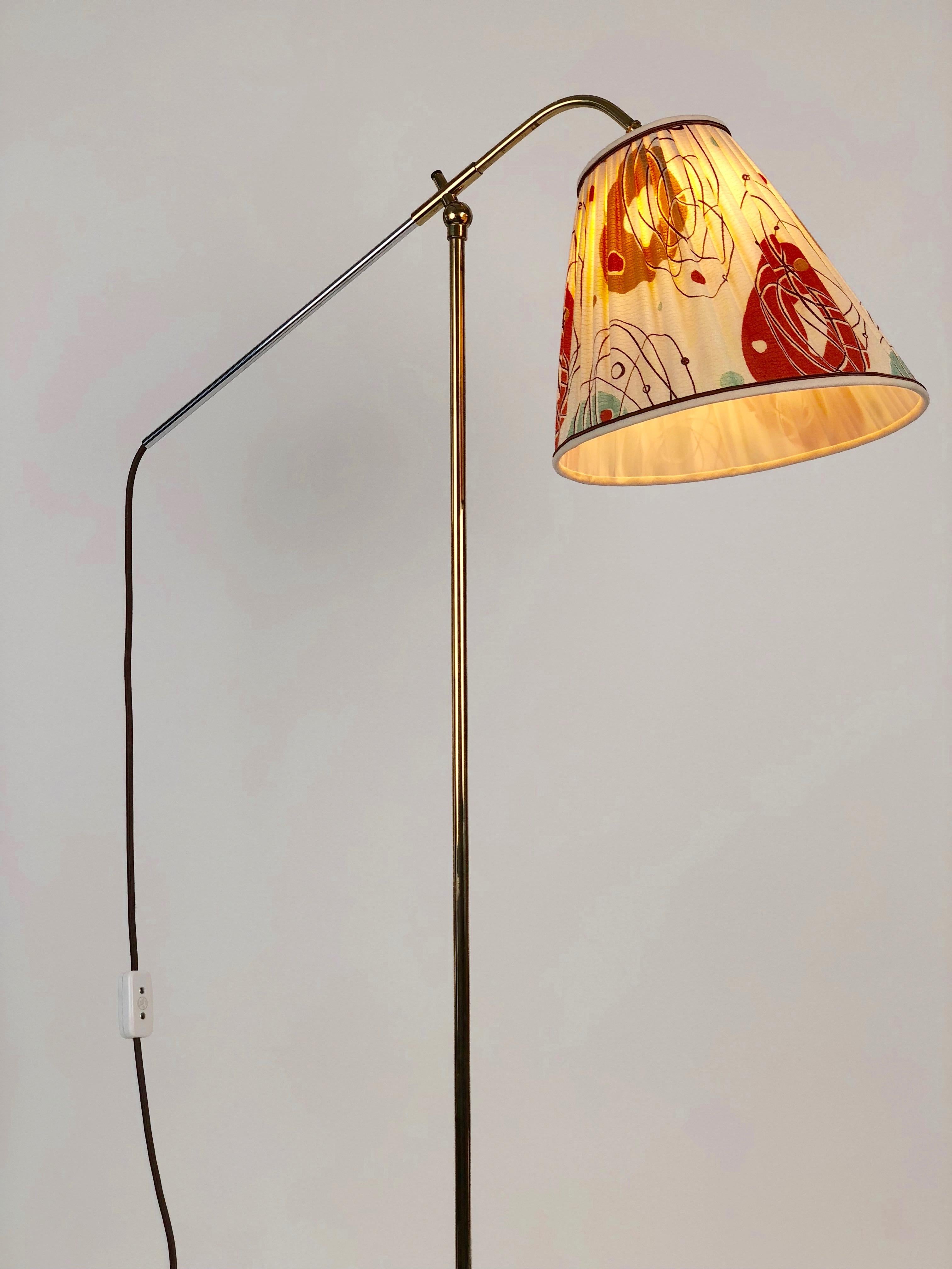 Mid-Century Modern Brass Floor Lamp, Produced by Rupert Nikoll, Austria, 1950s For Sale 4