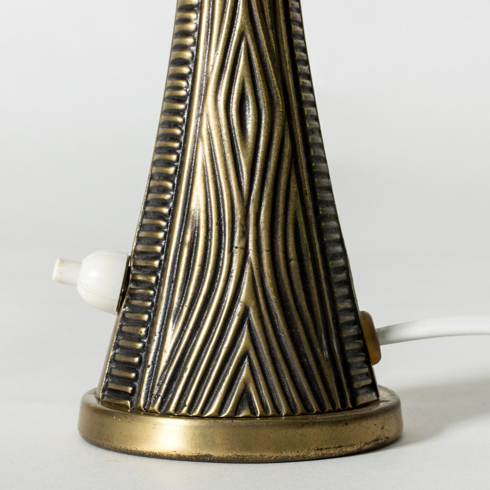Milieu du XXe siècle Lampe de table en laiton The Moderns de Sonja Katrin pour ASEA, Suède, années 1950 en vente