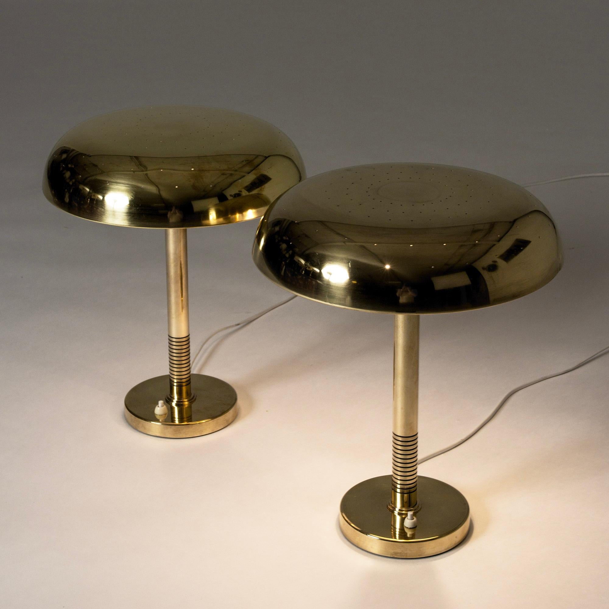Moderne Messing-Tischlampen aus der Mitte des Jahrhunderts, Boréns, Schweden, 1950er Jahre (Schwedisch) im Angebot