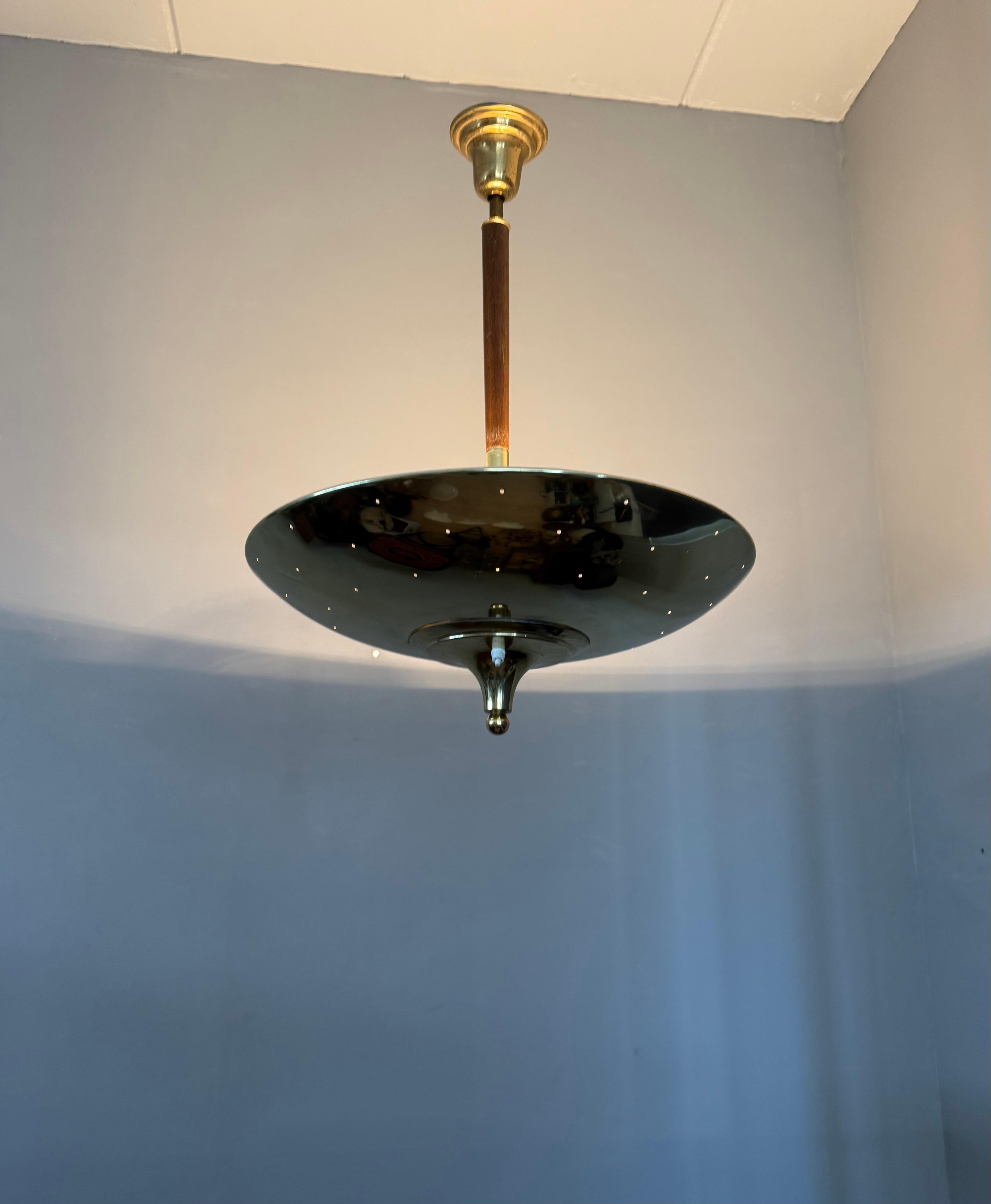 Colgante moderno de mediados de siglo de latón y madera de teca para montaje empotrado by Gerald Thurston en venta 7