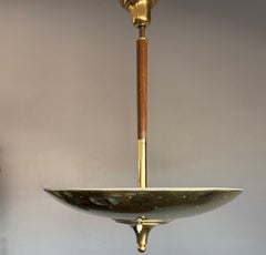 Lampe à suspension moderne du milieu du siècle dernier en laiton et teck par Gerald Thurston
