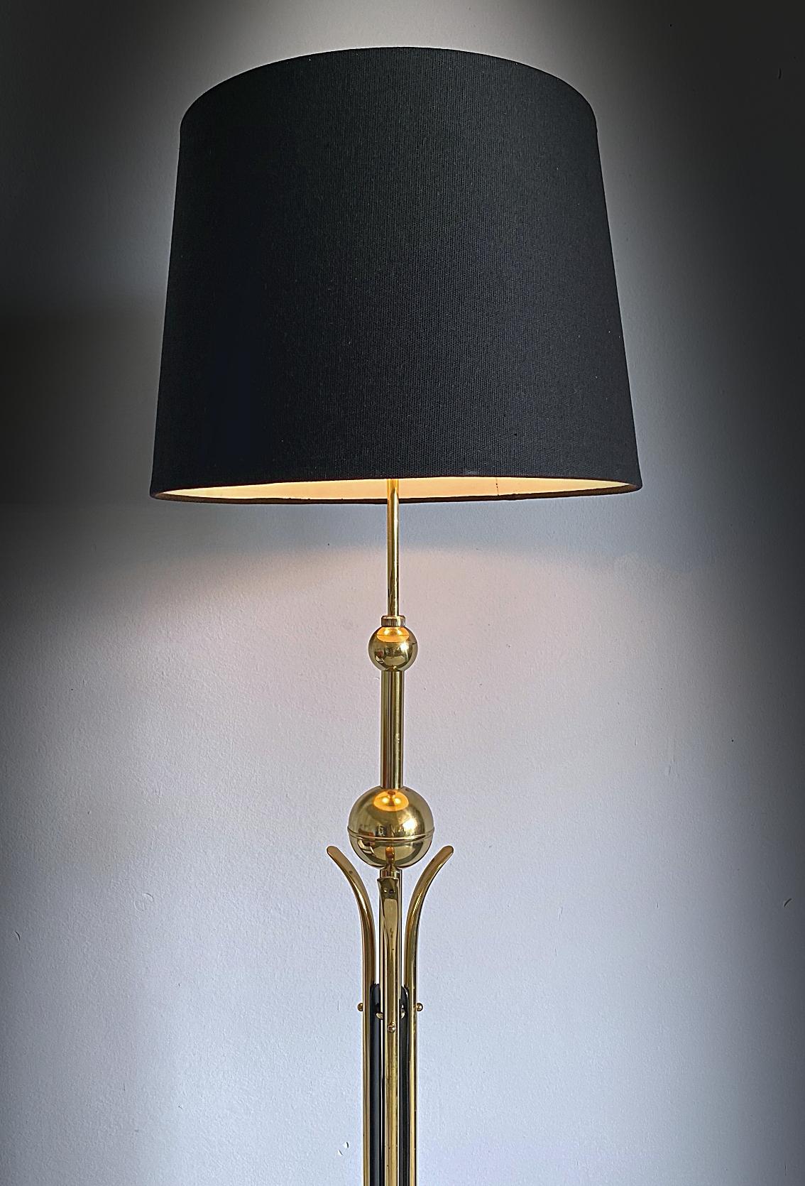 Mid-20th Century Mid-Century Modern Brass Tripod Floor Lamp, 1950s, Italy