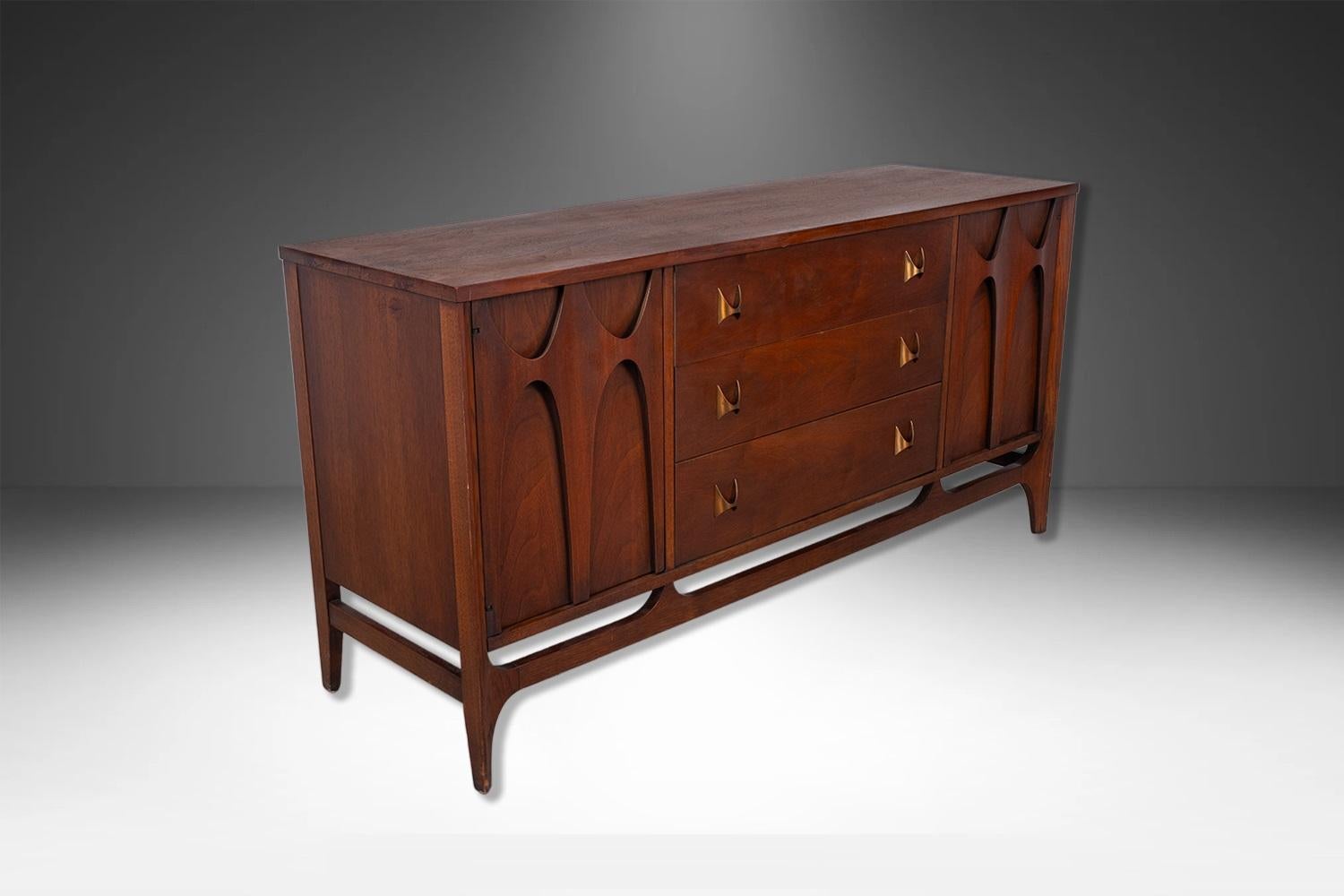 MidCentury Modern Broyhill Brasilia Credenza Dresser In Fair Condition In Baltimore, MD