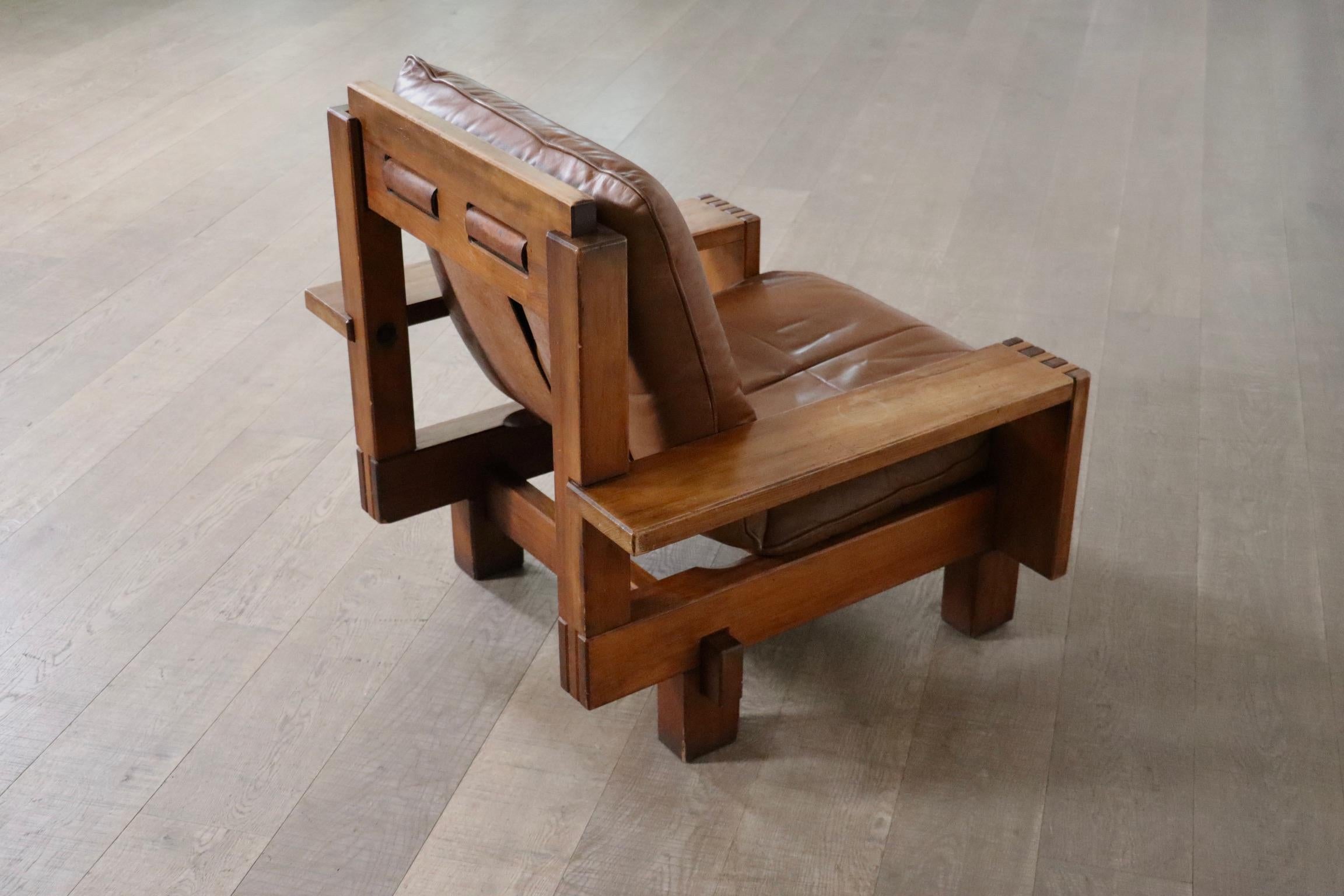 Midcentury Modern Brutalist Lounge Chair In Oak And Leather, Italy 1970s For Sale 7