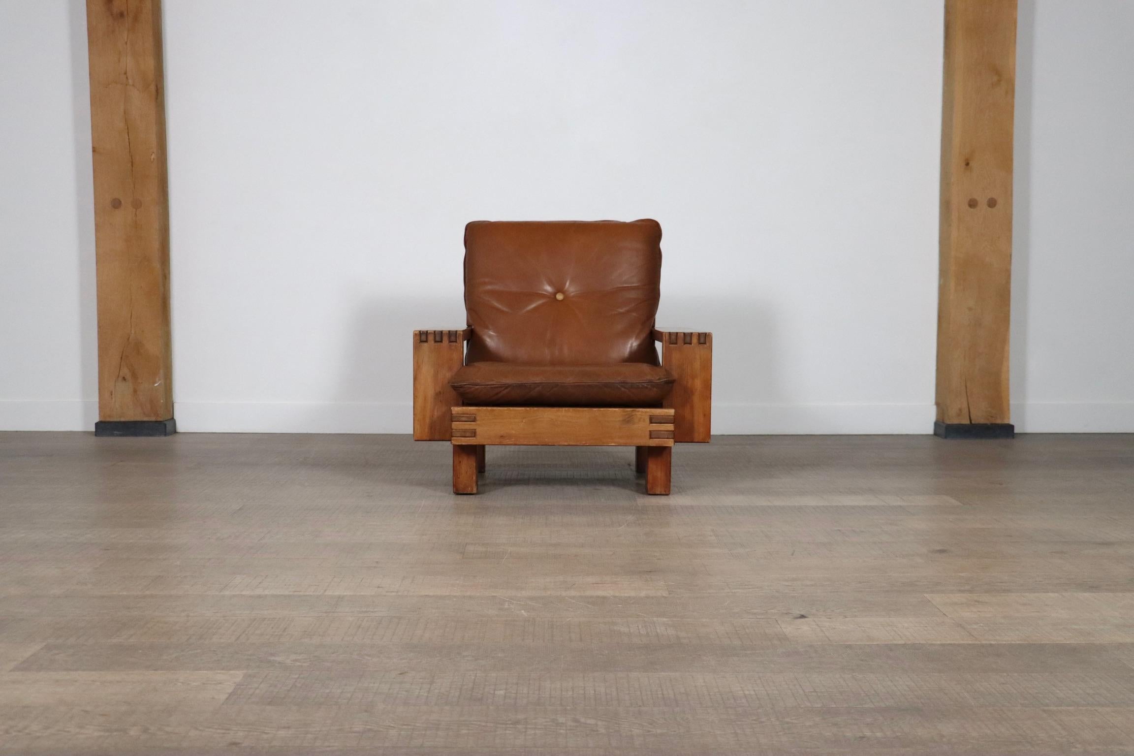 Mid-20th Century Midcentury Modern Brutalist Lounge Chair In Oak And Leather, Italy 1970s For Sale