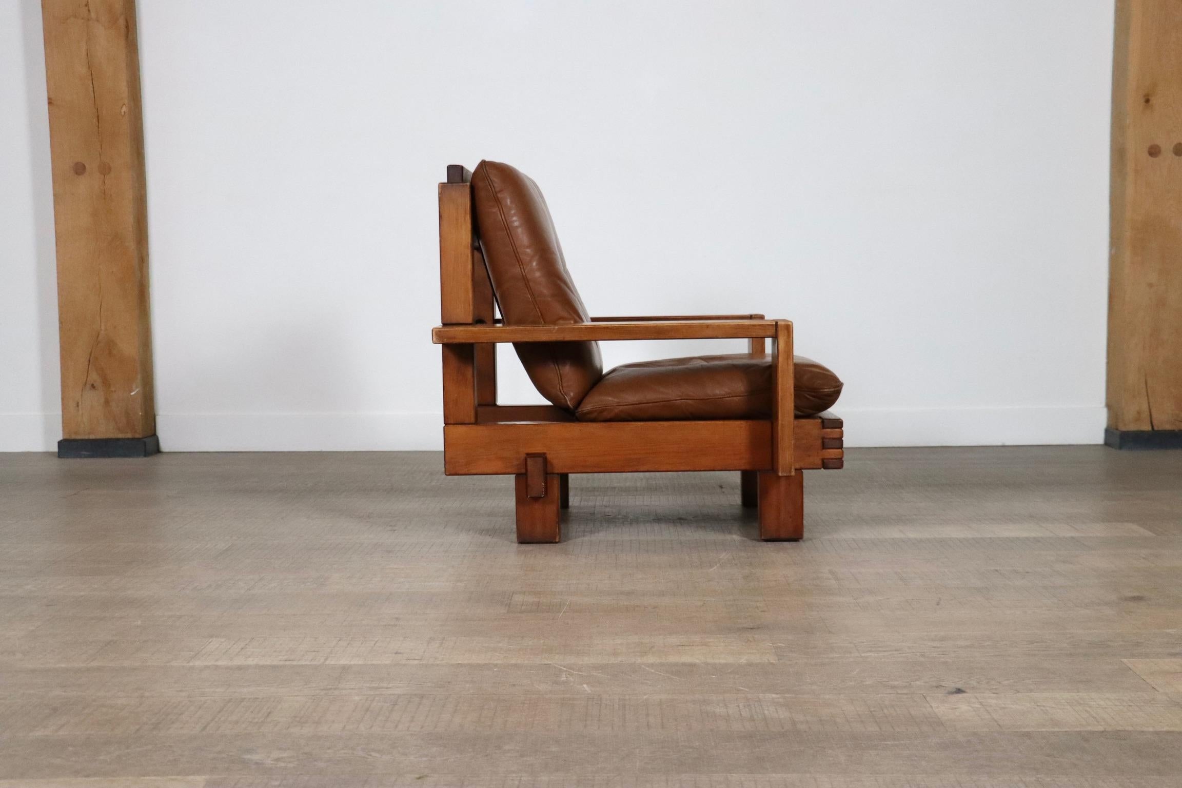 Midcentury Modern Brutalist Lounge Chair In Oak And Leather, Italy 1970s For Sale 3