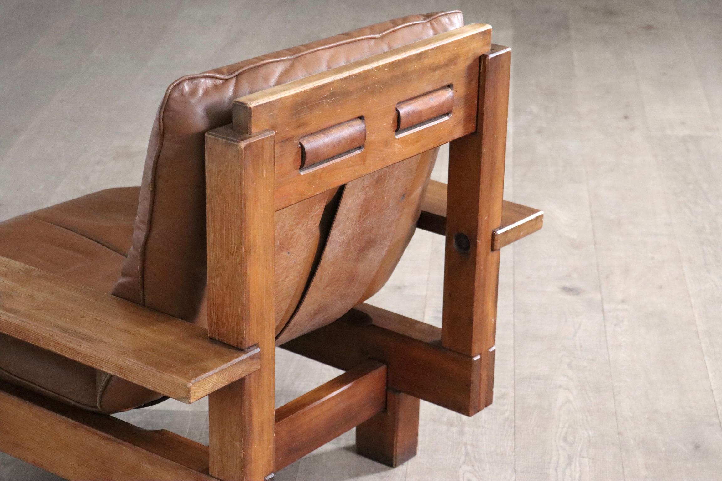 Midcentury Modern Brutalist Lounge Chair In Oak And Leather, Italy 1970s For Sale 4
