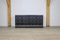 Buffet Brutalist Midcentury Modern en bois de chêne noir et chrome Belgique années 1970