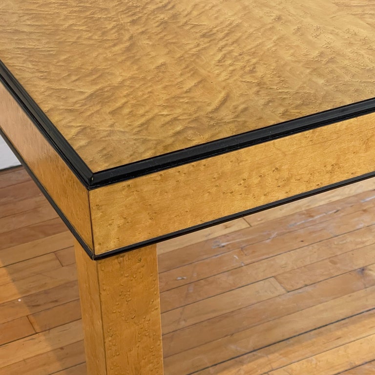 Mid-Century Modern Burled Wood Parsons Style Extension Dining Table w. 2 Leaves In Good Condition For Sale In Hudson, NY