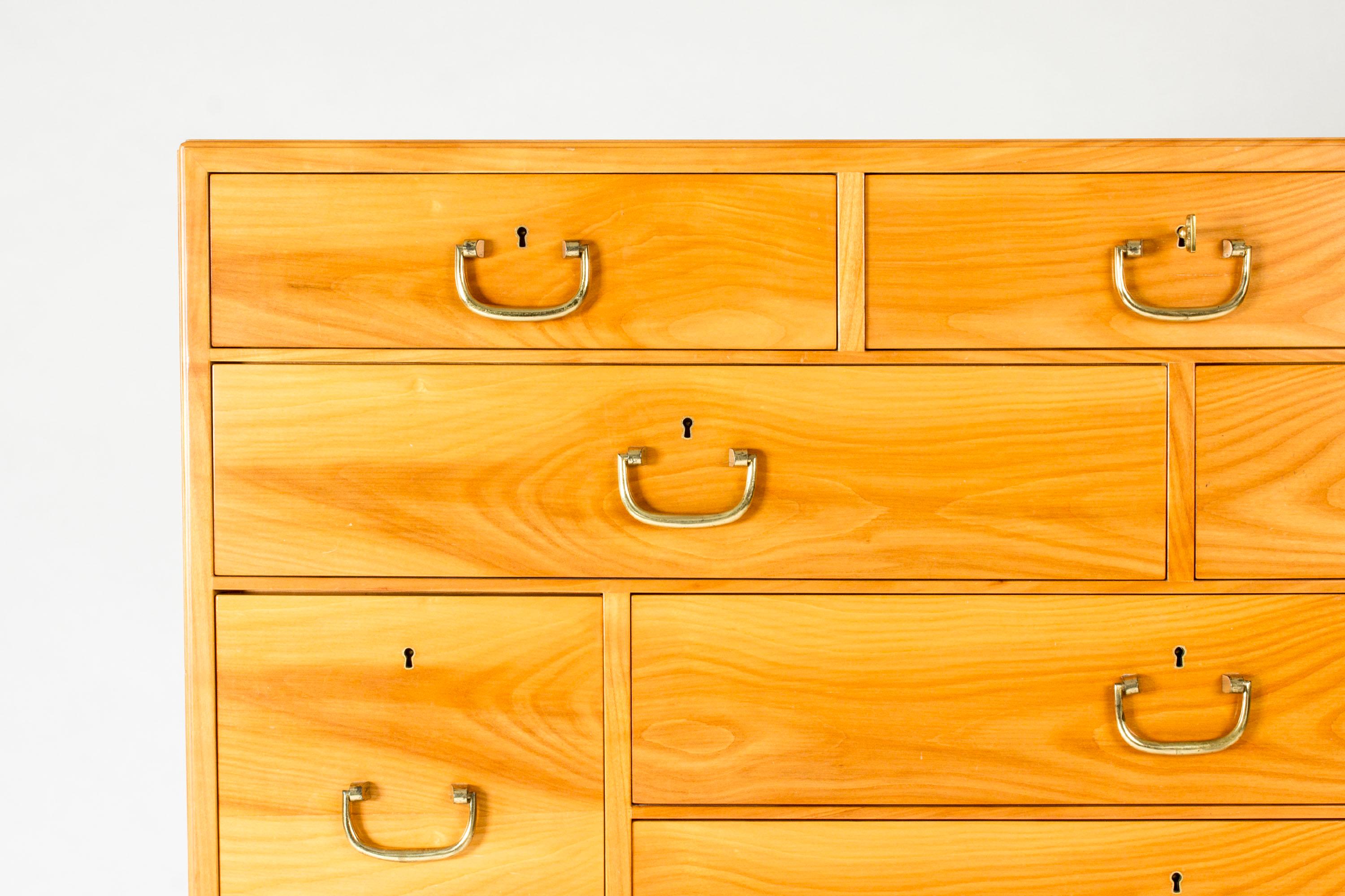 Scandinave moderne Armoire moderne du milieu du siècle par Josef Frank, Svenskt Tenn, 1960s en vente