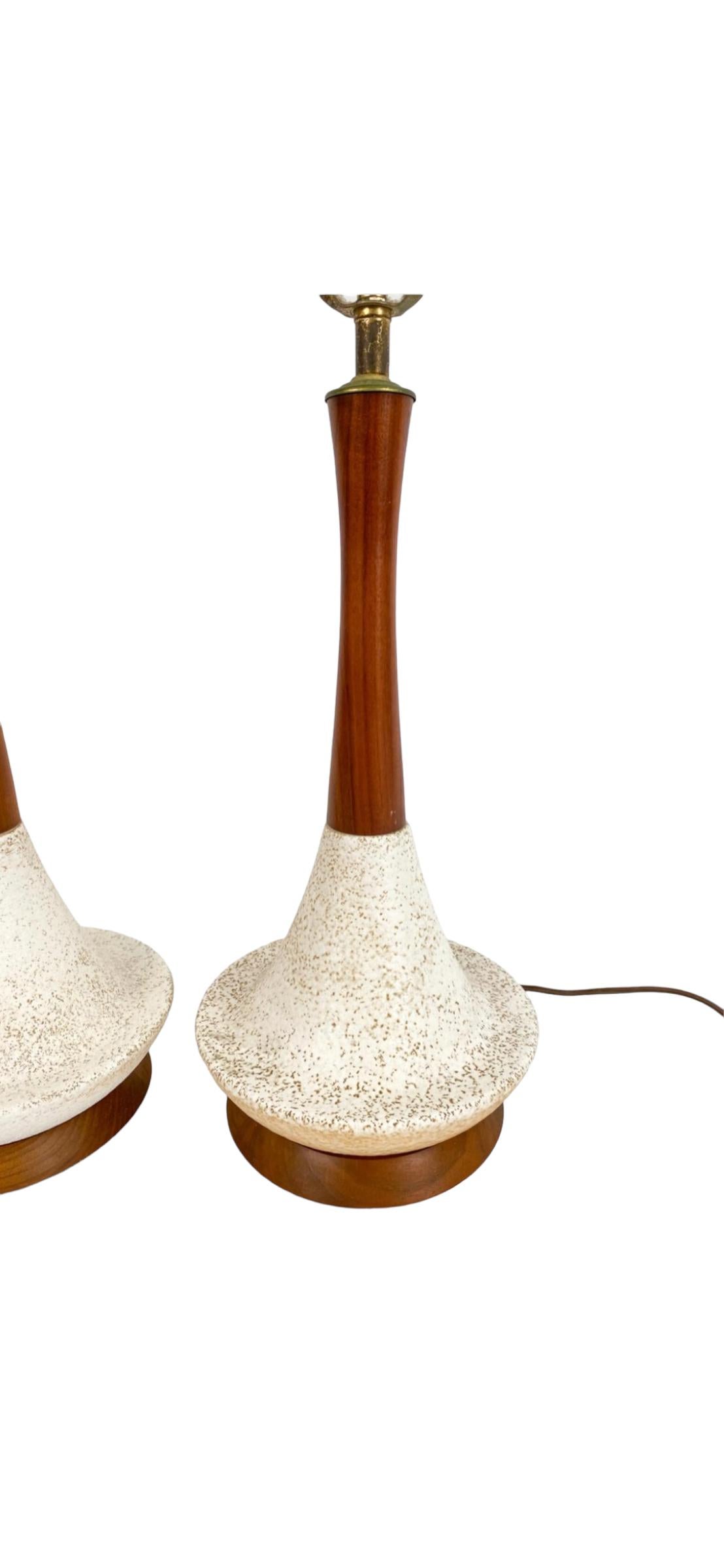 Midcentury Modern Ceramic and Walnut Table Lamps For Sale 1