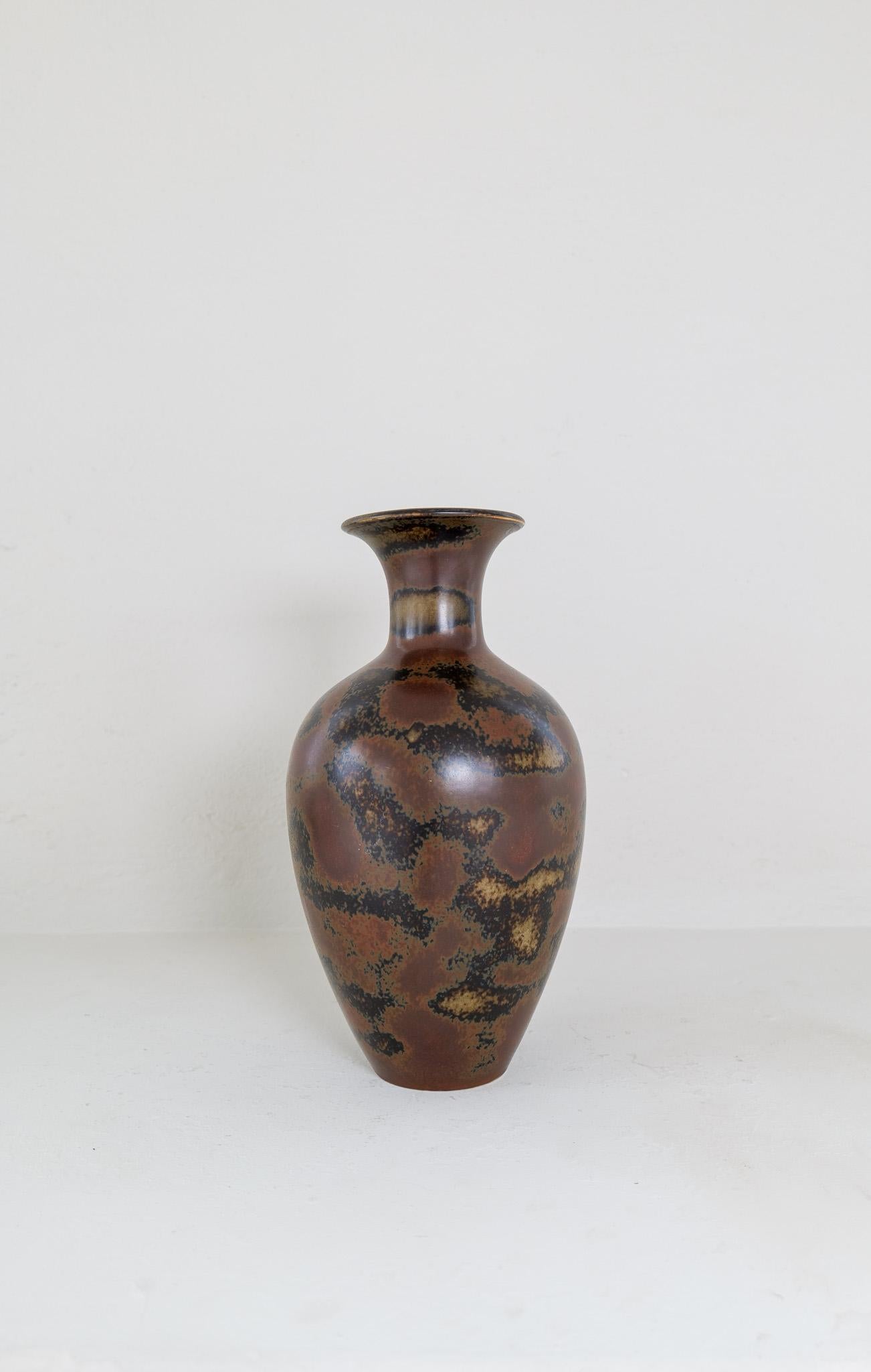 Suédois Vase en céramique du milieu du siècle Rörstrand Gunnar Nylund, Suède en vente
