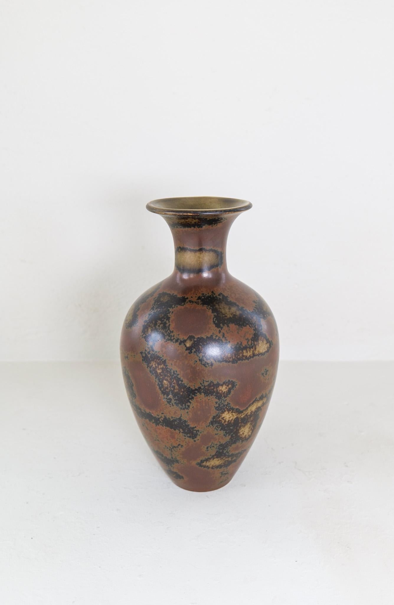 Vase en céramique du milieu du siècle Rörstrand Gunnar Nylund, Suède Bon état - En vente à Hillringsberg, SE