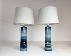 Paire de lampes de bureau en céramique de style mi-siècle moderne Rrstrand Olle Alberius Suède