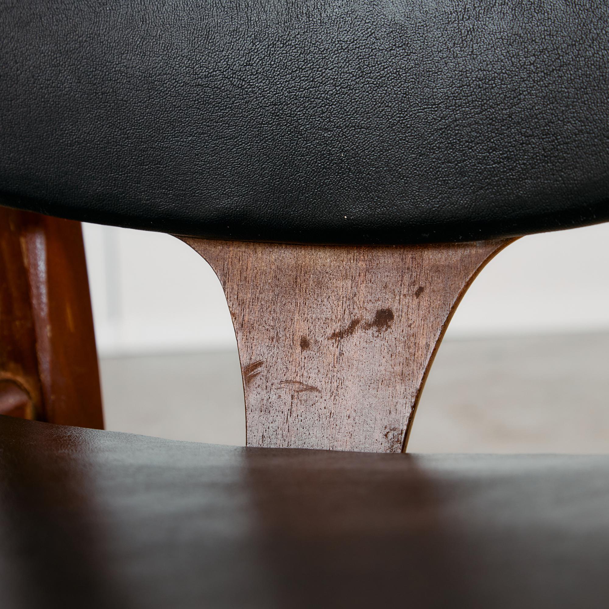 Sedia moderna di metà secolo di Elliots of Newbury in pelle nera e teak, anni '60 in vendita 8