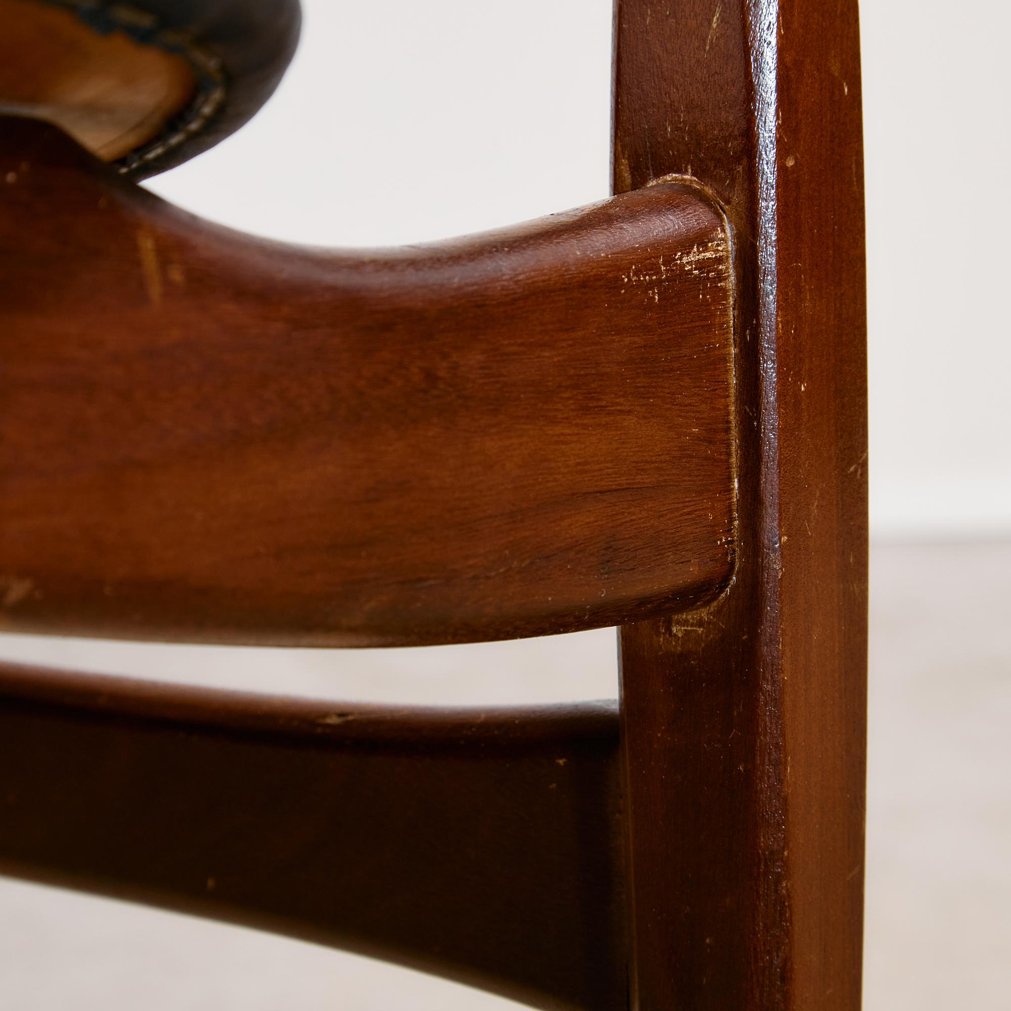 Sedia moderna di metà secolo di Elliots of Newbury in pelle nera e teak, anni '60 in vendita 10