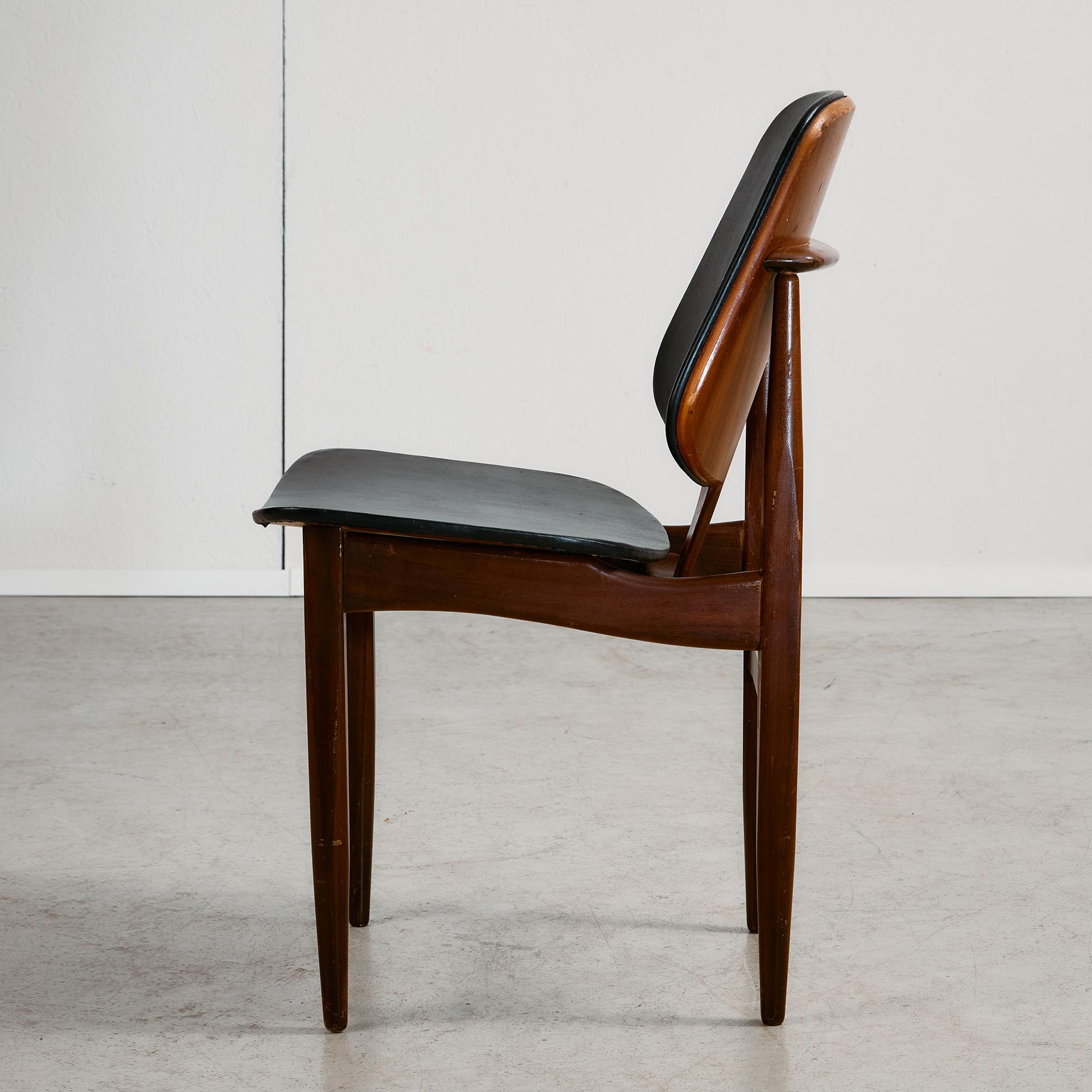 Mid-Century moderno Sedia moderna di metà secolo di Elliots of Newbury in pelle nera e teak, anni '60 in vendita
