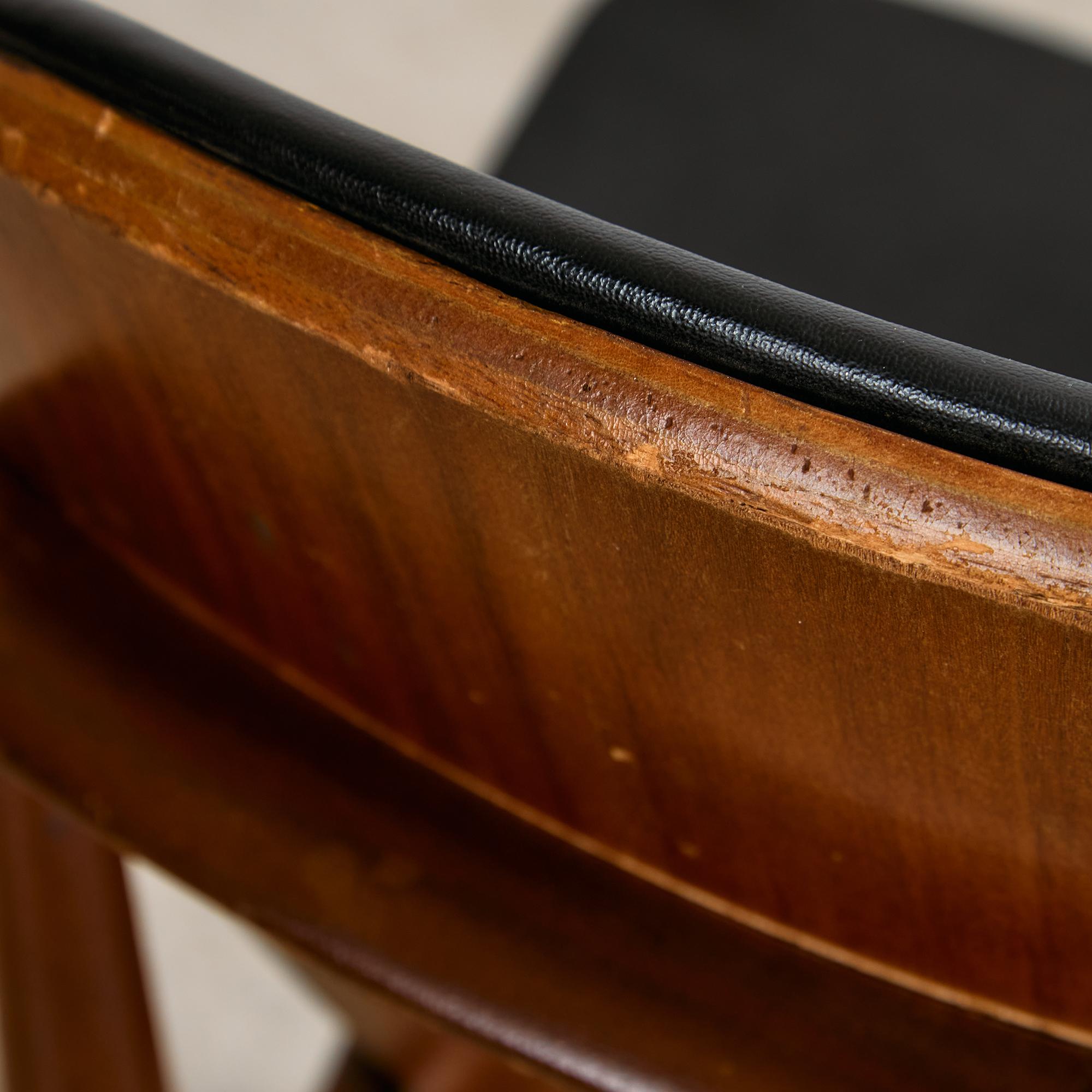 Sedia moderna di metà secolo di Elliots of Newbury in pelle nera e teak, anni '60 in vendita 2