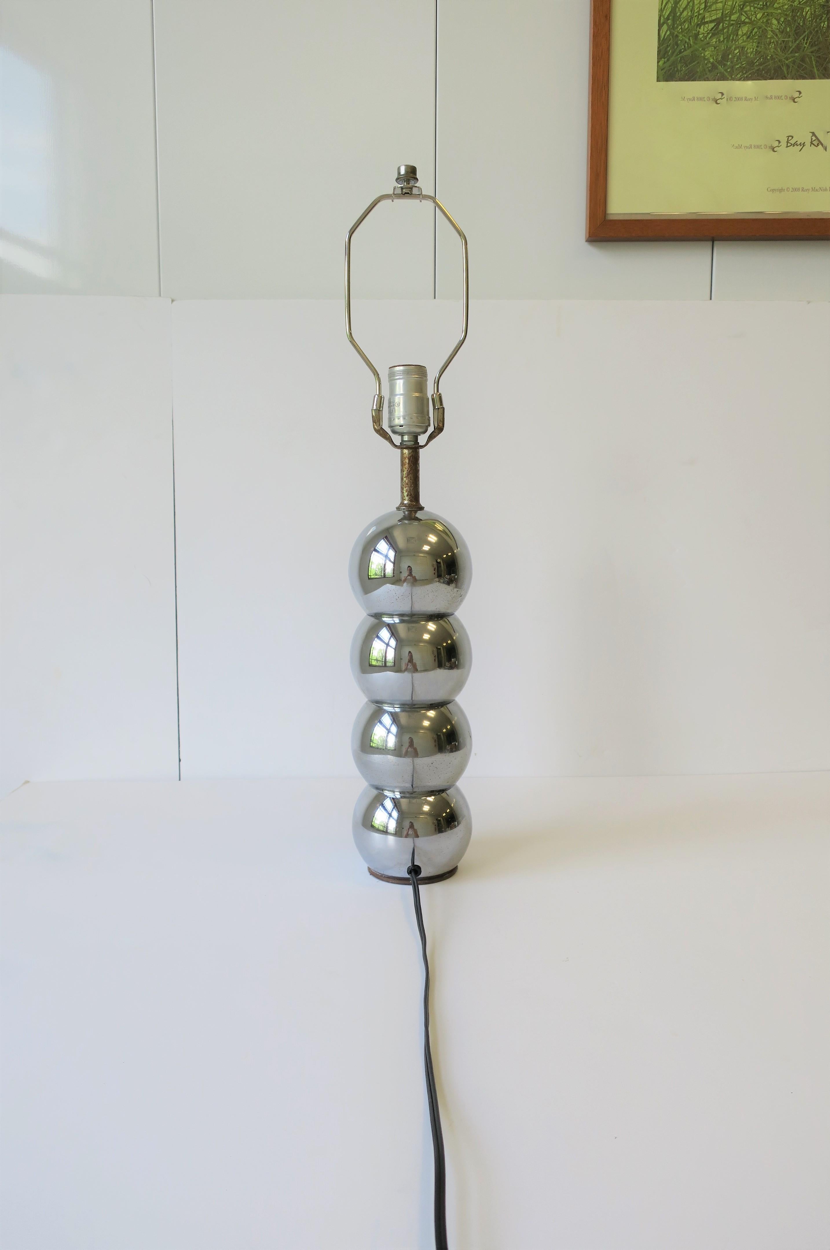 1970s Modern Stacked Chrome Ball Desk or Table Lamp Small  2