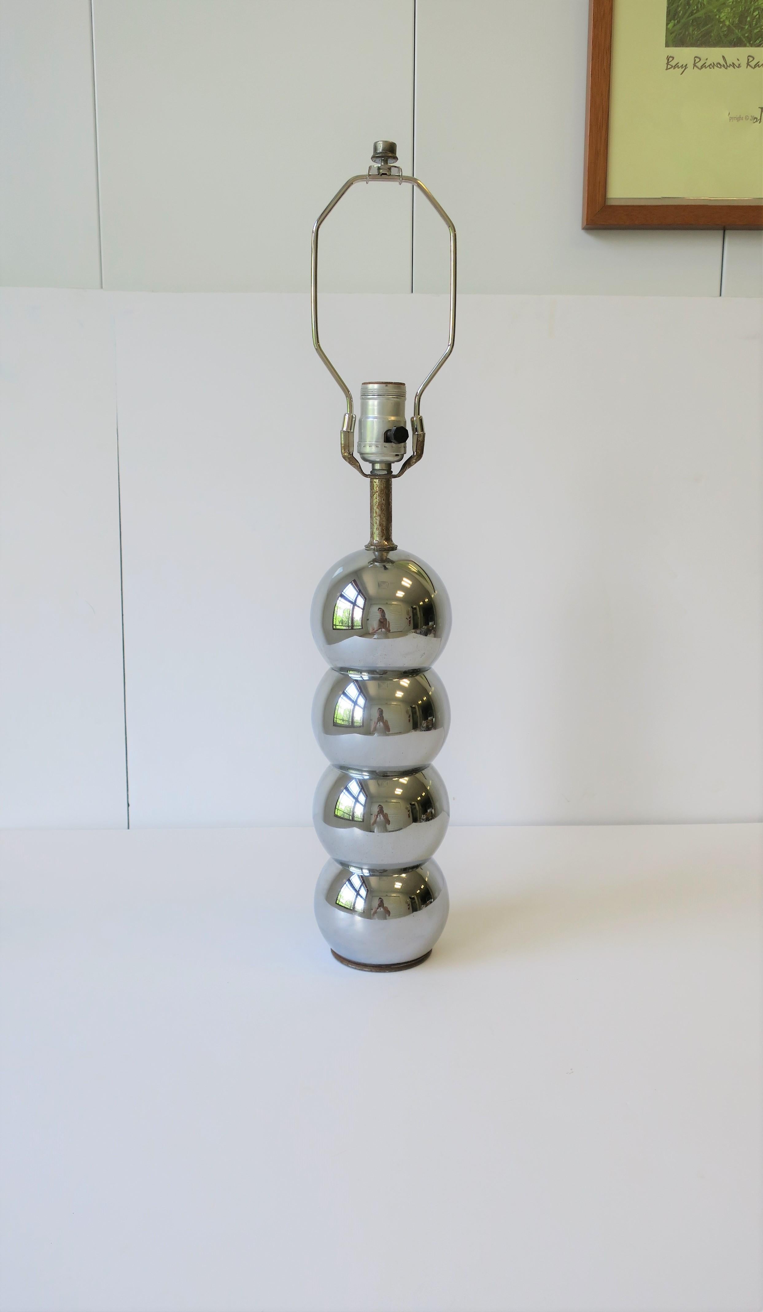 1970s Modern Stacked Chrome Ball Desk or Table Lamp Small  4