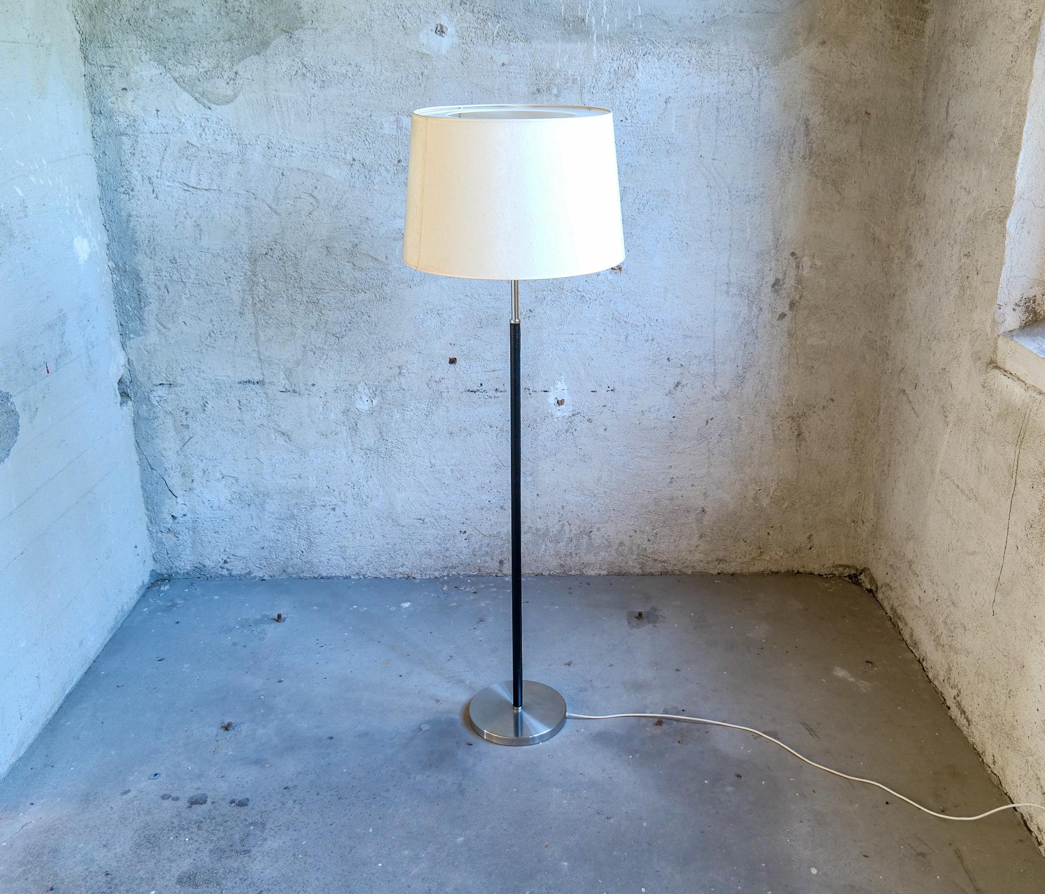 Midcentury Modern Chrome Leather Floor Lamp Atelje Lyktan, Sweden For Sale 1