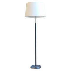 Lampada da terra moderna in pelle cromata Atelje Lyktan, Svezia