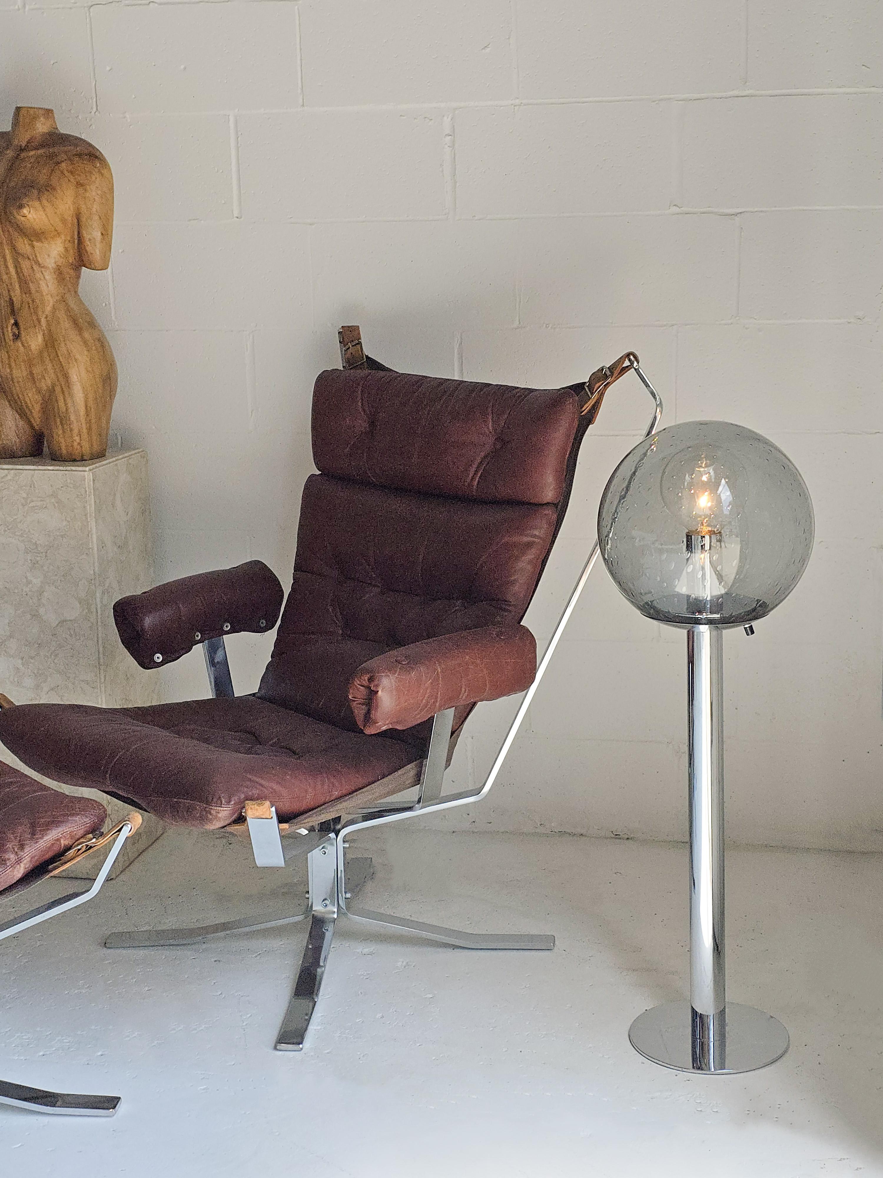 Lámpara Globe Lighting Tubular y de Vidrio Artístico Cromado Moderno de Mediados de Siglo Desconocido en venta