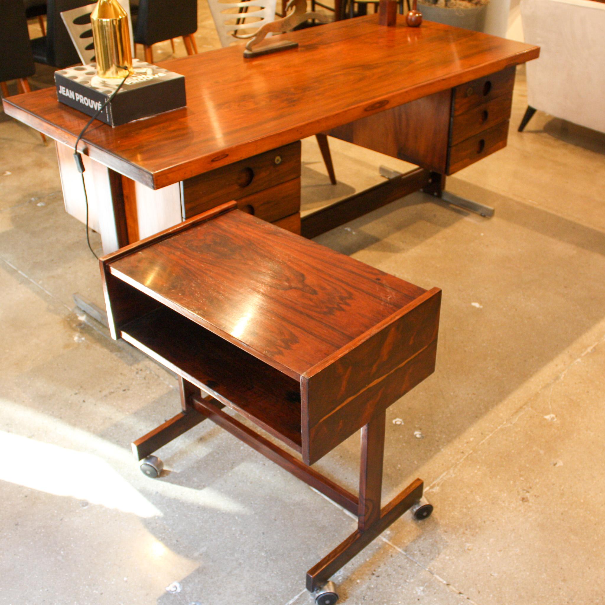 Midcentury Modern Console in Hardwood & Chrome Wheels. Sergio Rodrigues, Brazil For Sale 3