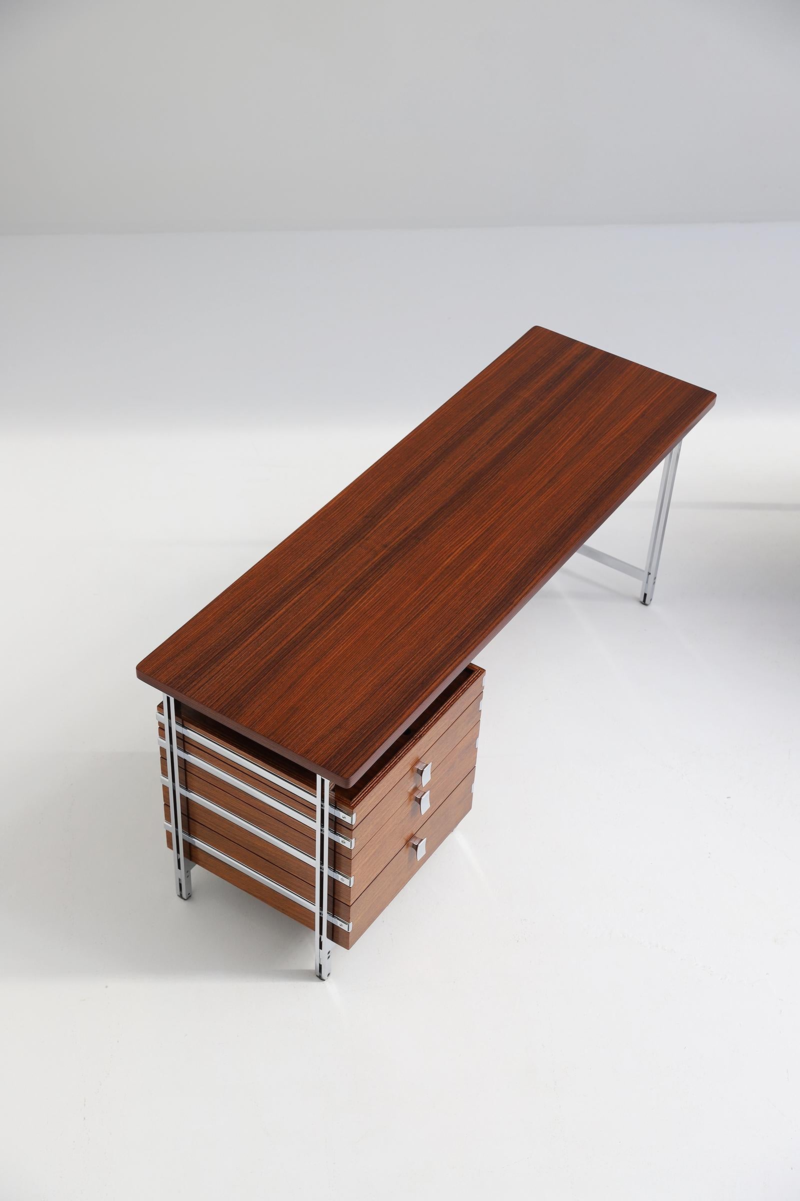 Mid-Century Modern Corner Office Desk by Jules Wabbes Designed in 1957 In Good Condition In Antwerpen, Antwerp