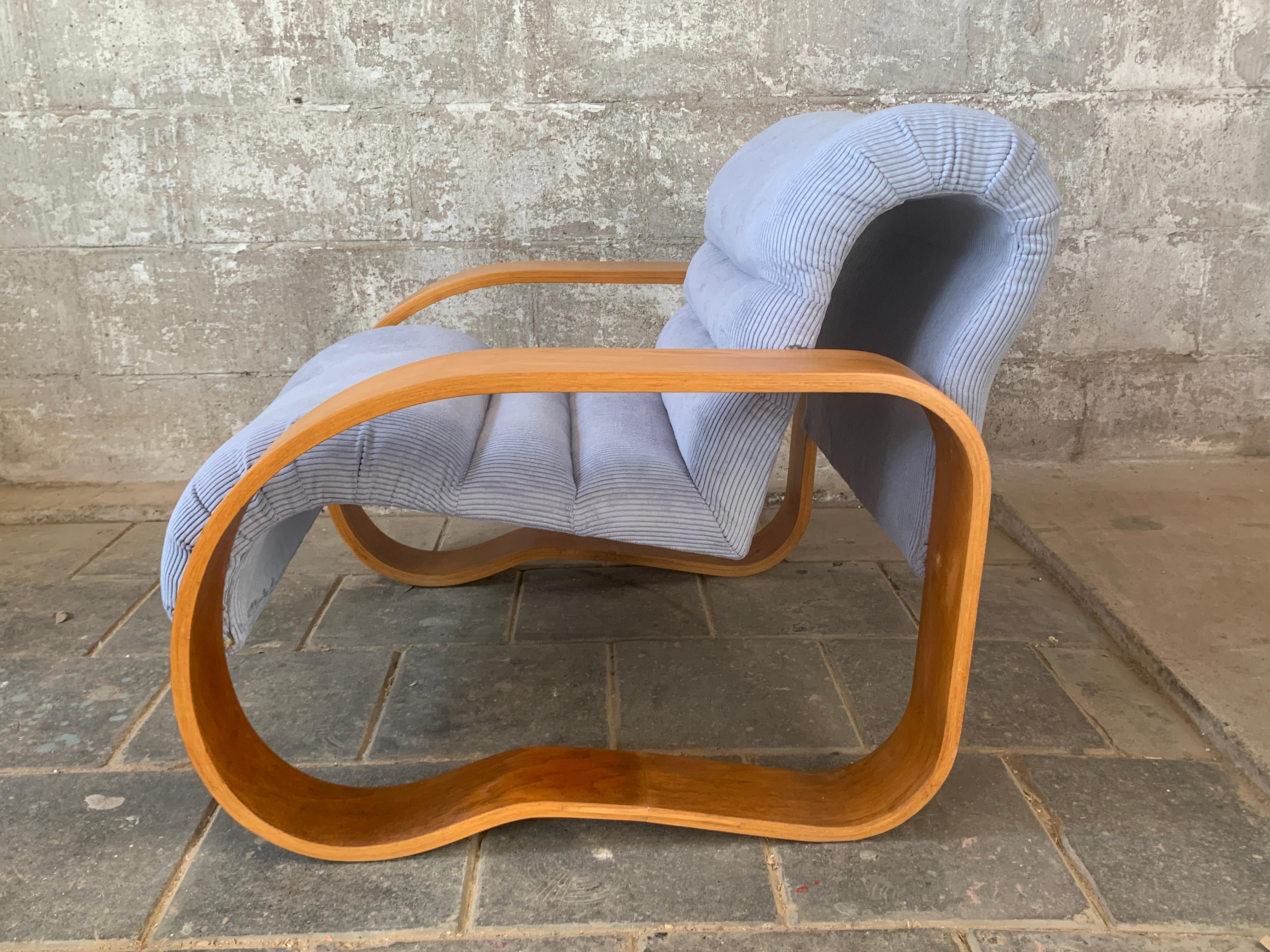 Fauteuil de salon ondulé et courbé moderne du milieu du siècle dernier de Jan Bocan, Tchèque 1970 en vente 11