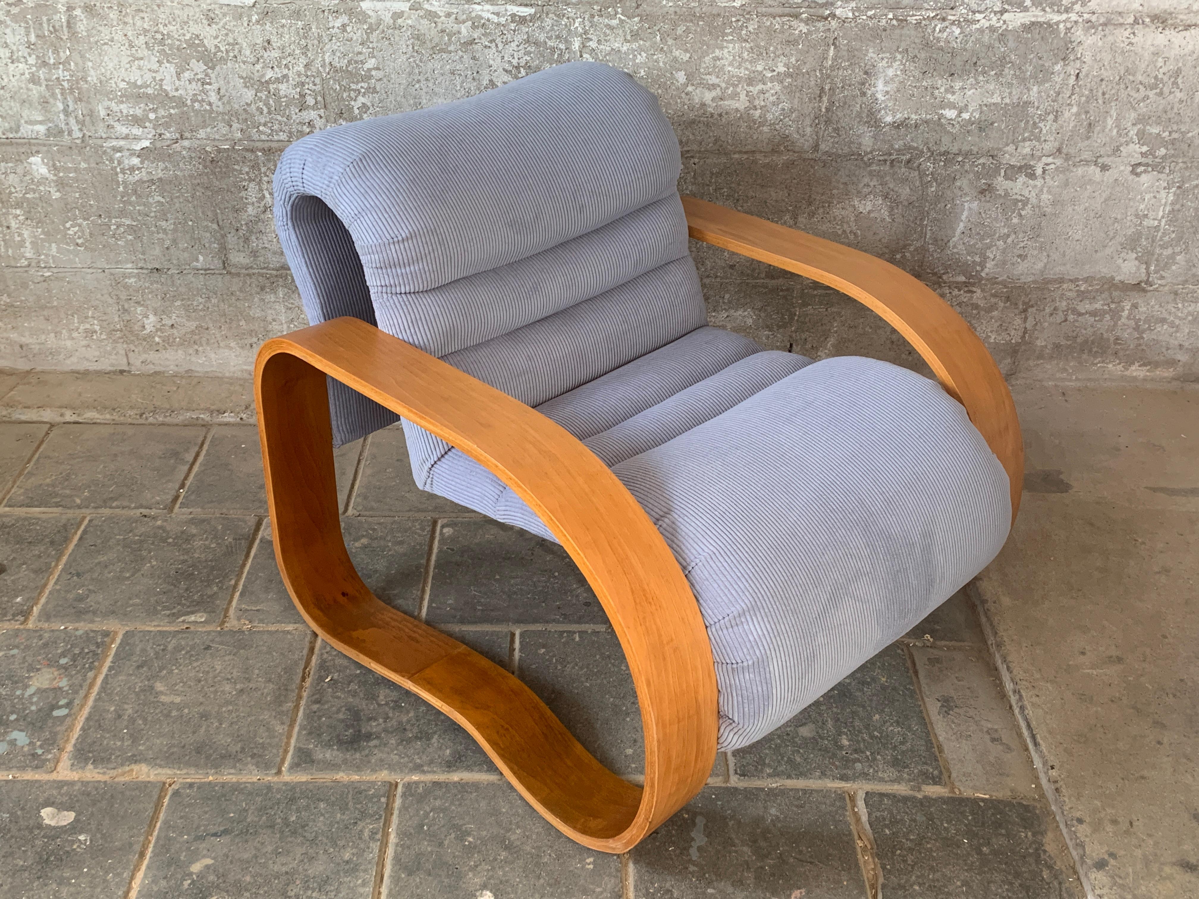 Fauteuil de salon ondulé et courbé moderne du milieu du siècle dernier de Jan Bocan, Tchèque 1970 Bon état - En vente à Zaandam, NL
