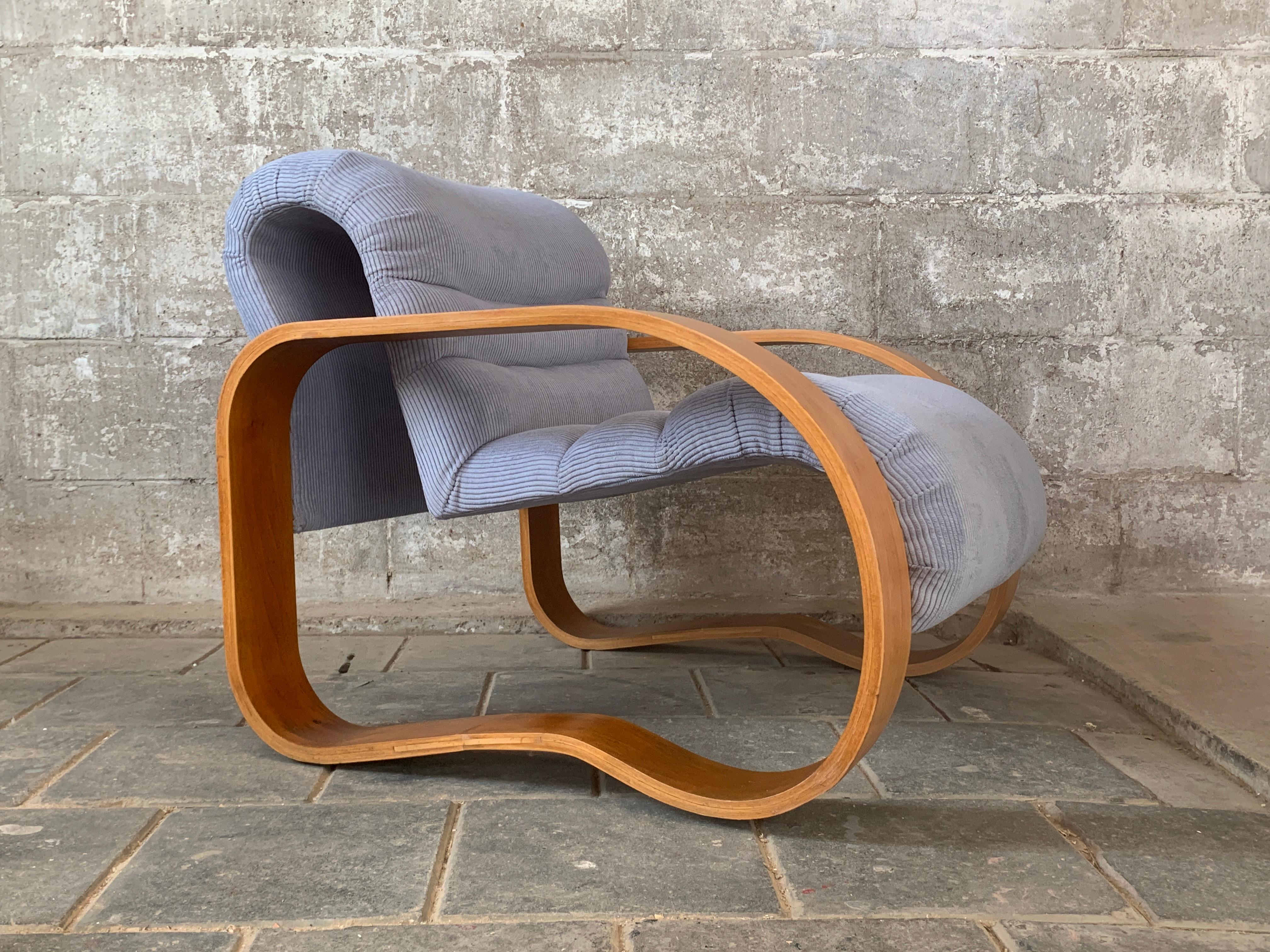 Fin du 20e siècle Fauteuil de salon ondulé et courbé moderne du milieu du siècle dernier de Jan Bocan, Tchèque 1970 en vente