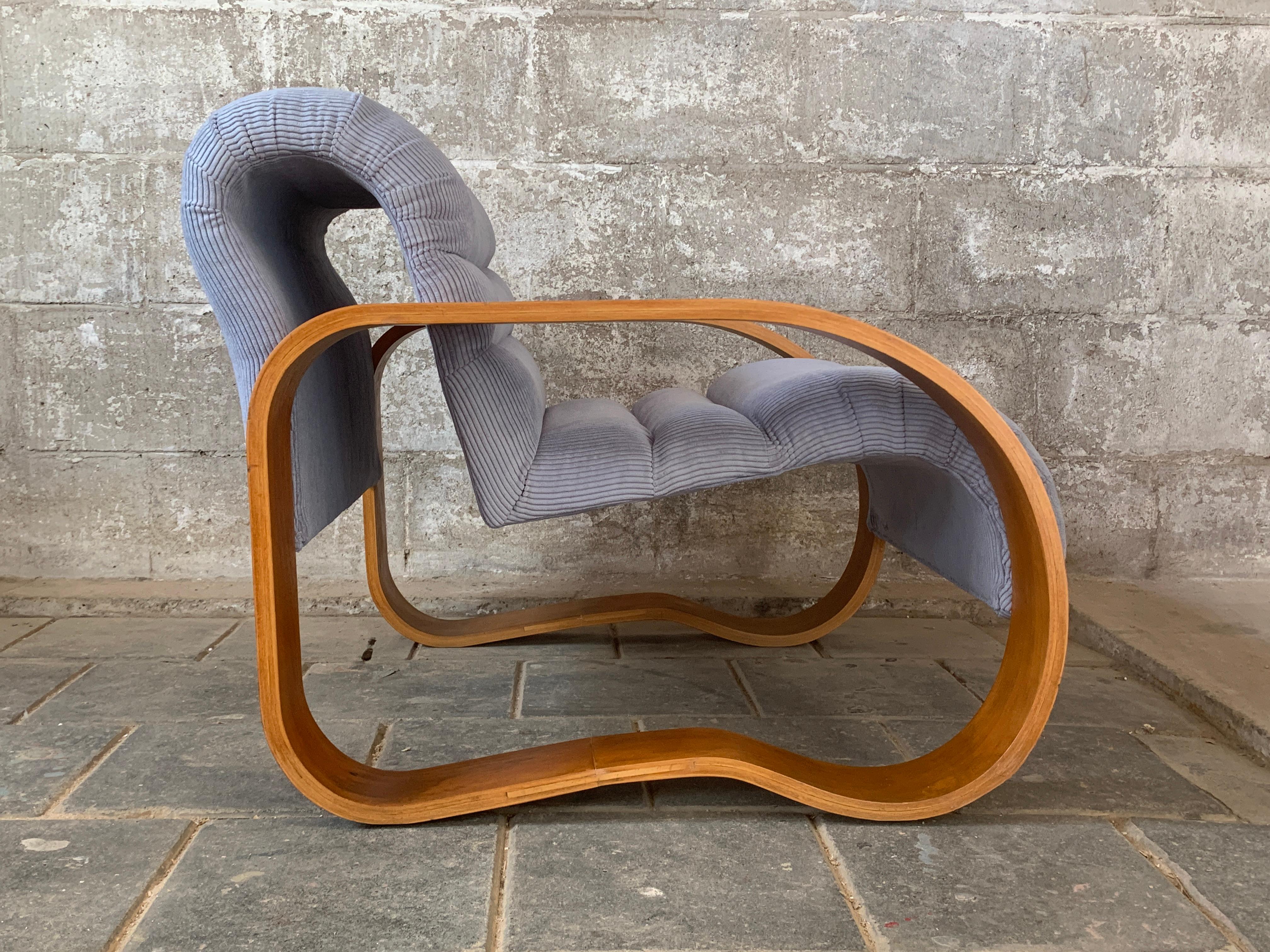 Bois cintré Fauteuil de salon ondulé et courbé moderne du milieu du siècle dernier de Jan Bocan, Tchèque 1970 en vente